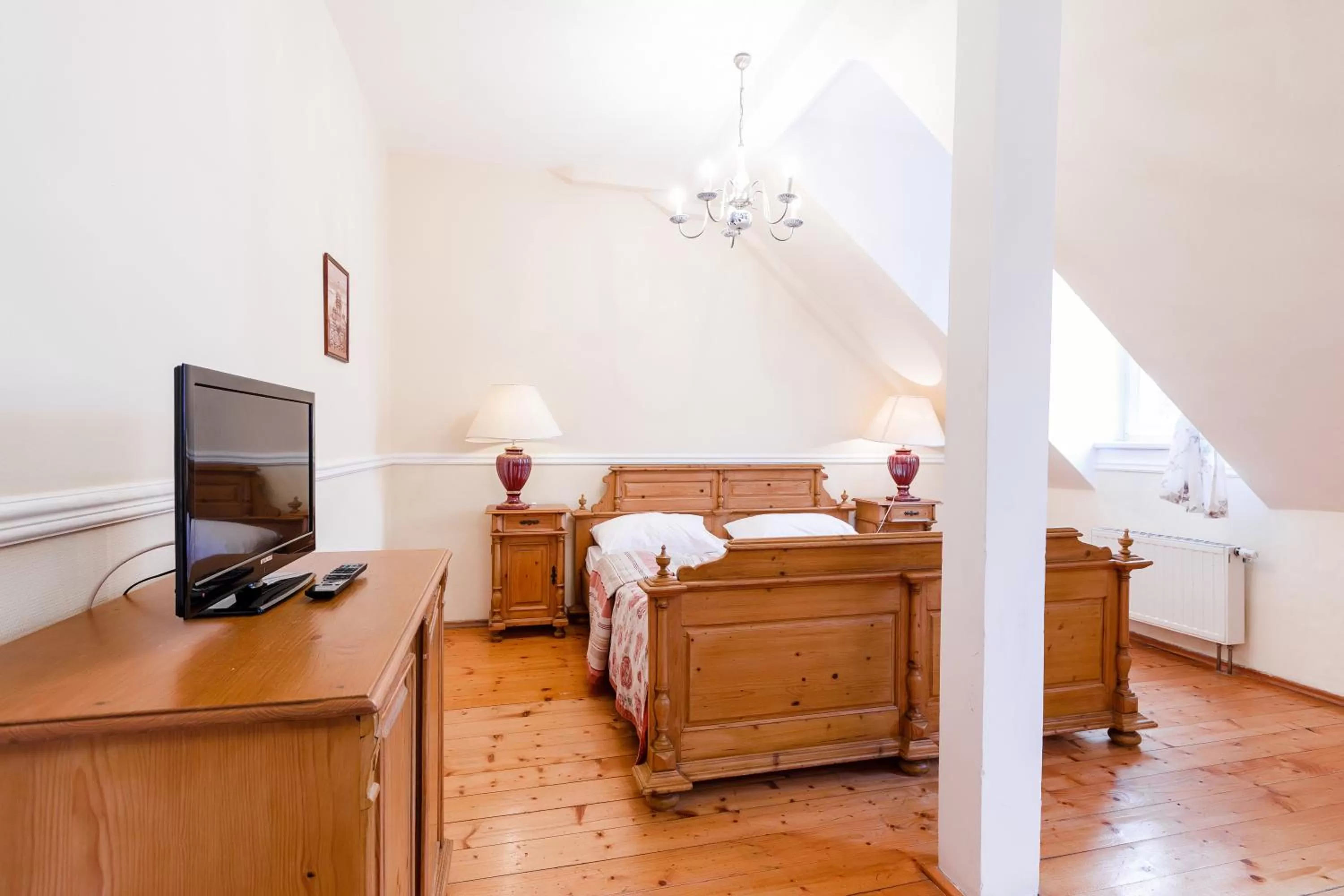 Bedroom, Bed in Hotel Heluan