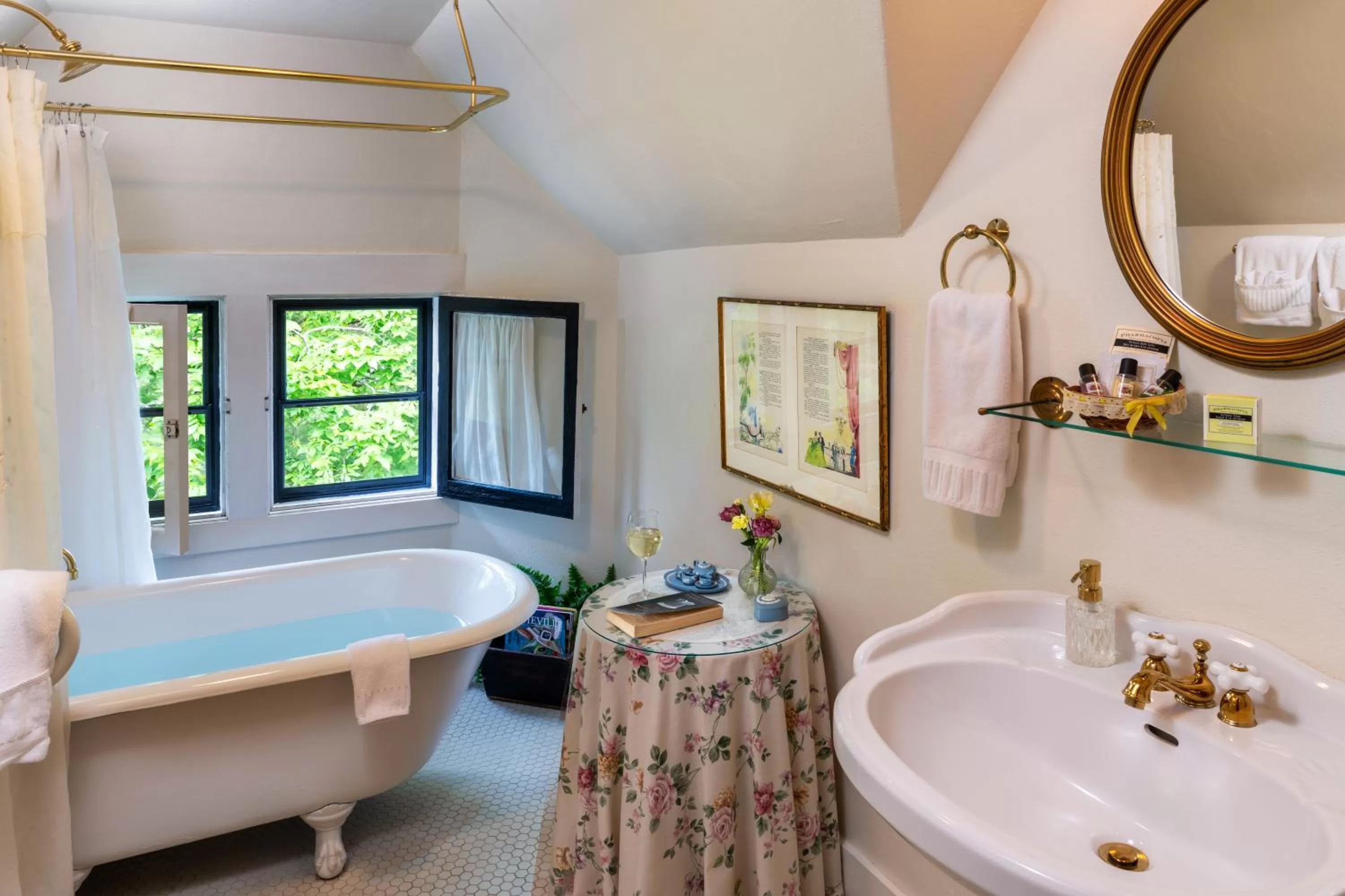 Bathroom in The 1899 Wright Inn & Carriage House
