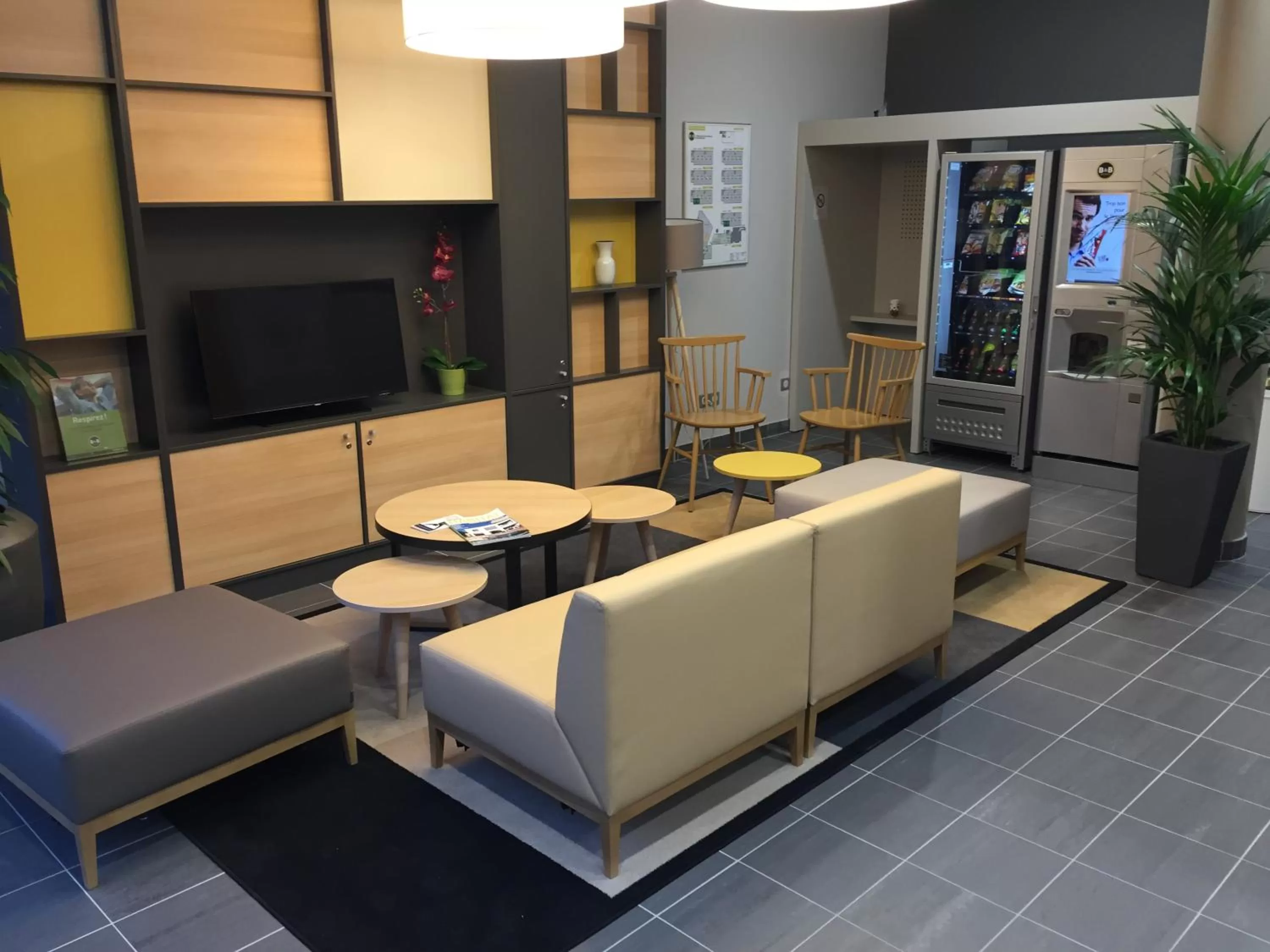 Living room in B&B HOTEL Bordeaux Centre Bègles