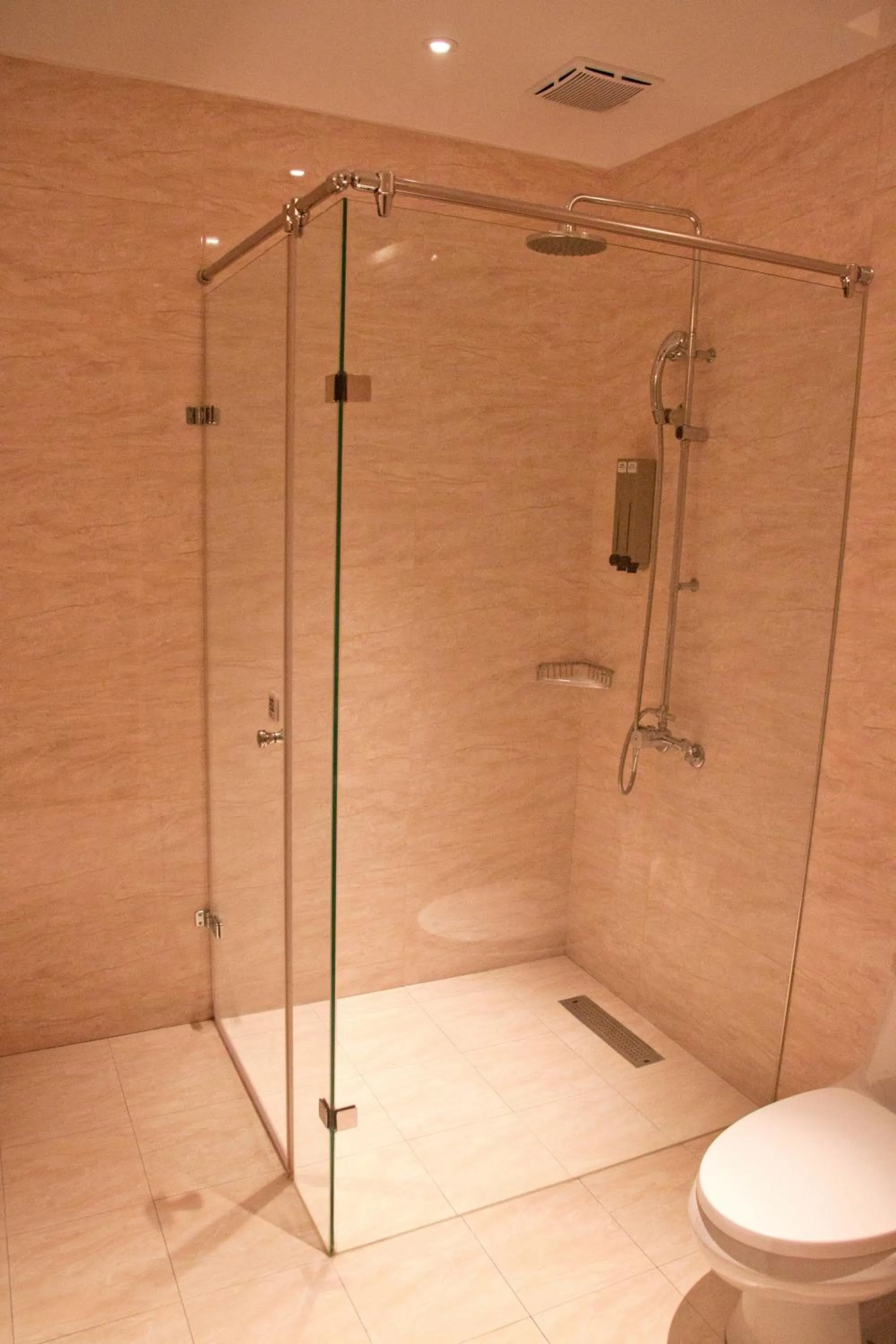 Shower in Sheraton Taoyuan Hotel