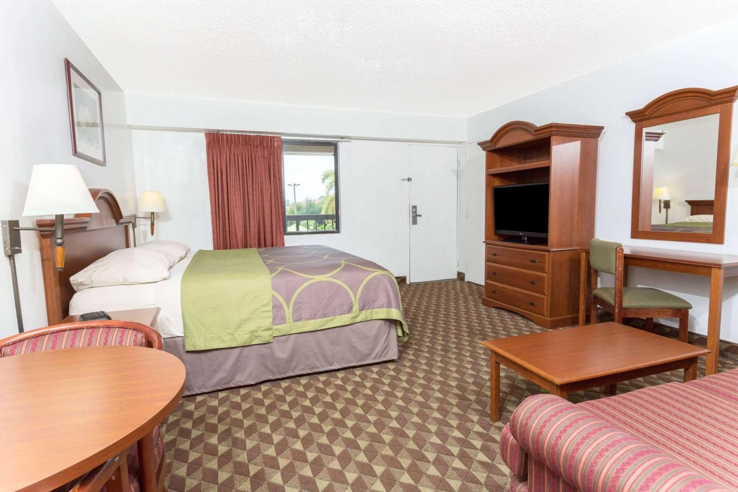 Photo of the whole room, Bed in Super 8 by Wyndham Riviera Beach West Palm Beach