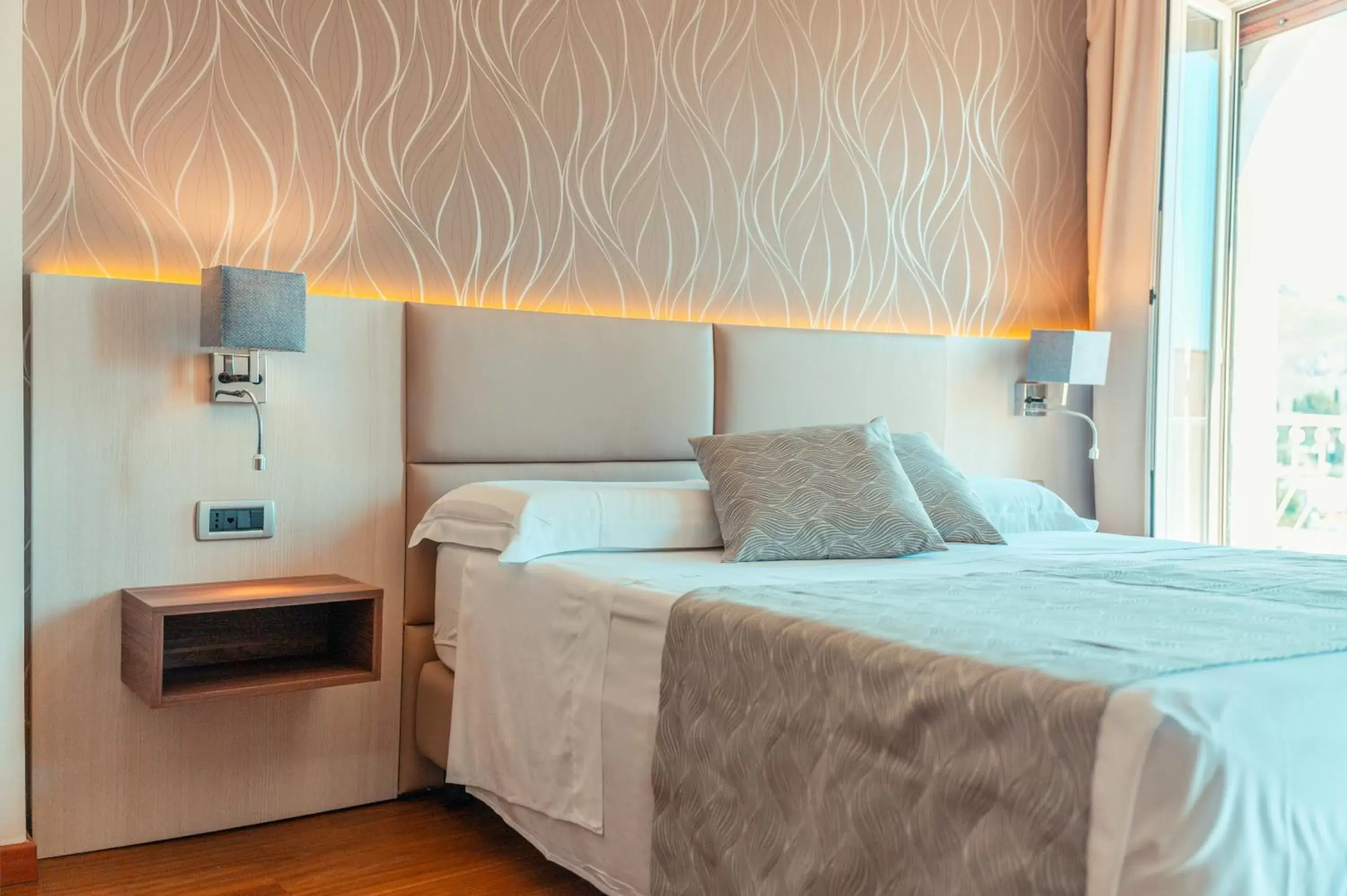 Deluxe Double Room with Sea View in Splendid Hotel Taormina Deluxe Double Room with Sea View in Splendid Hotel Taormina