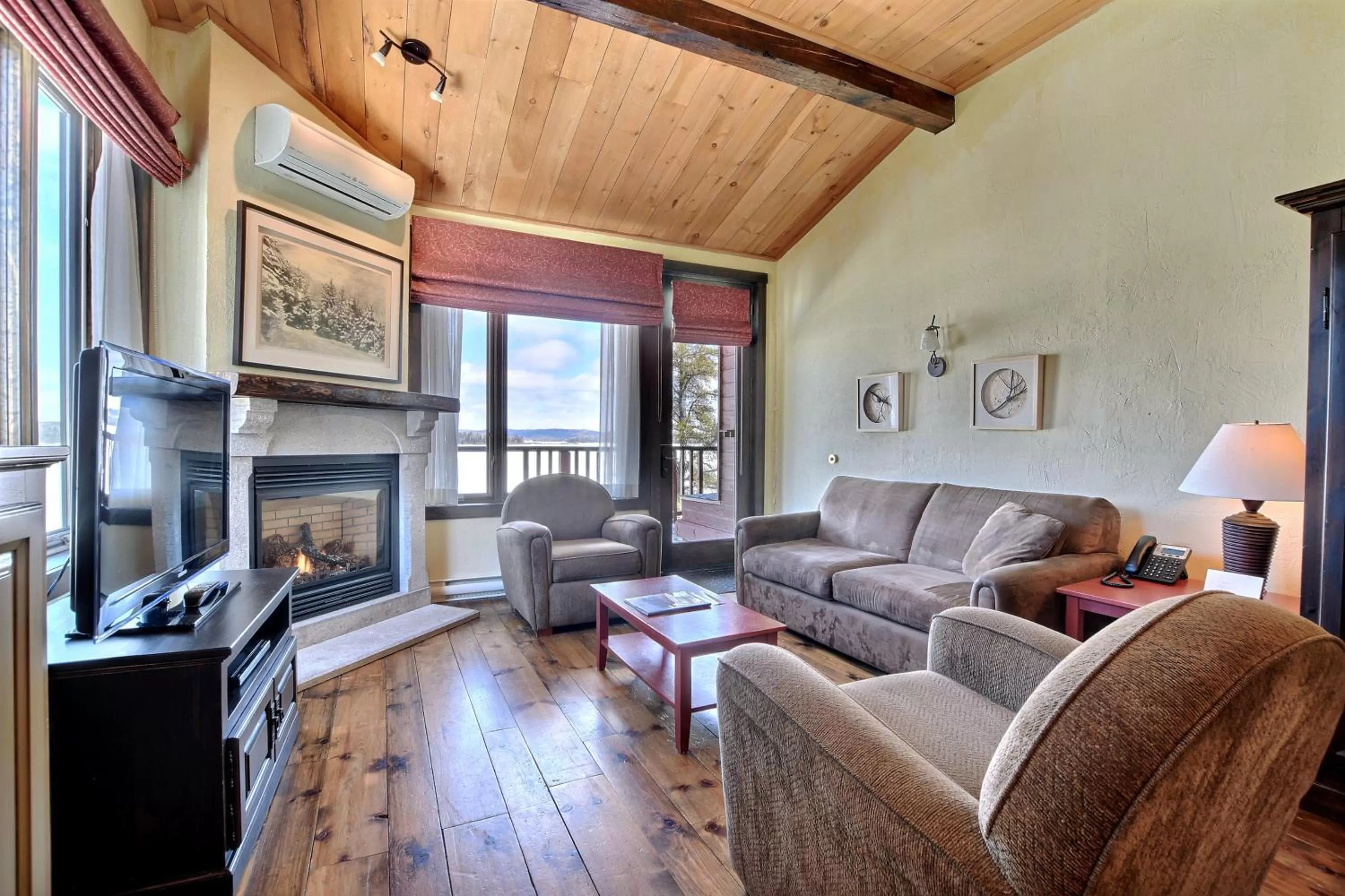 Les Condos Du Lac Taureau- Rooms & Condos