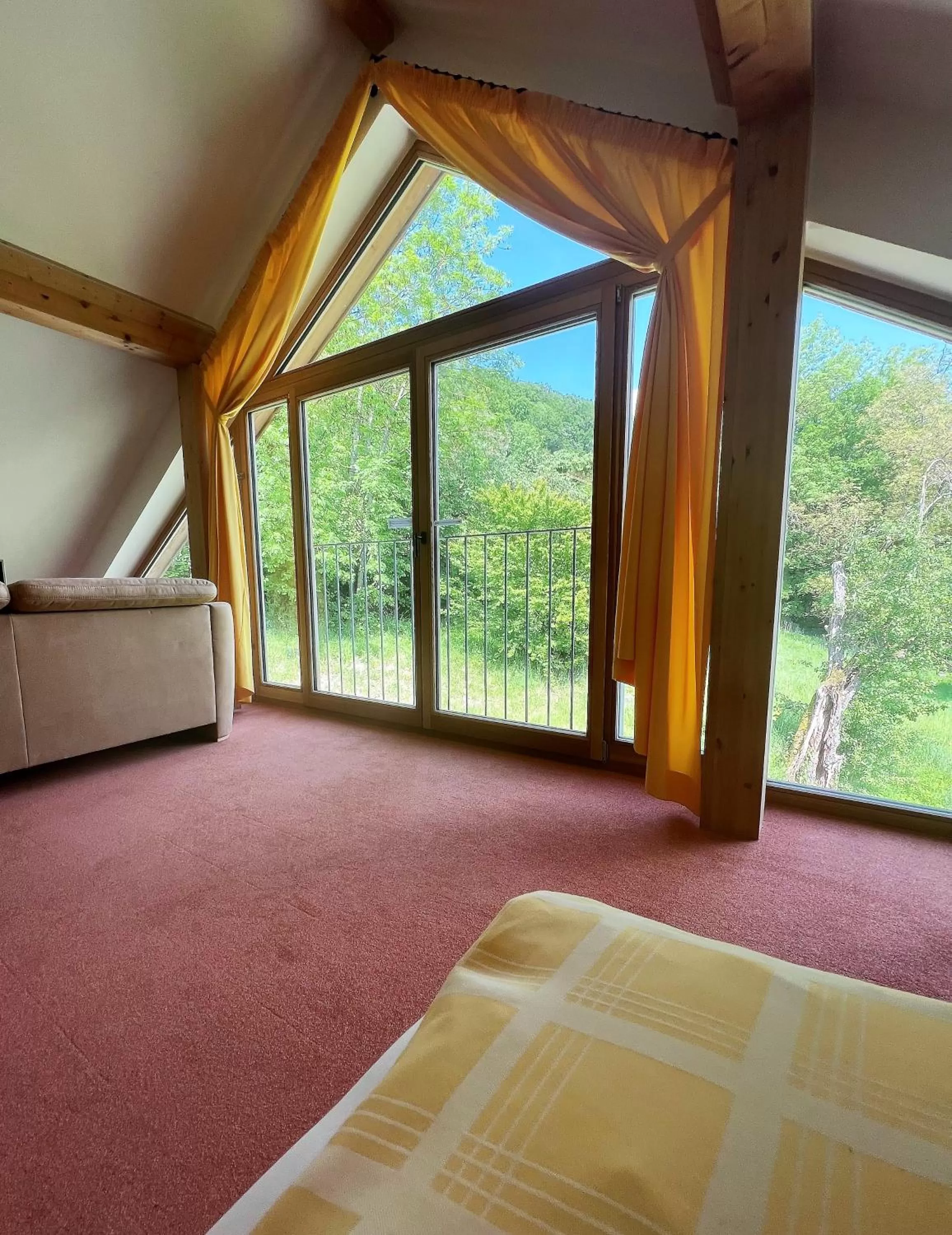 Garden view, Bed in Sunhill Appartments, klimatisiert