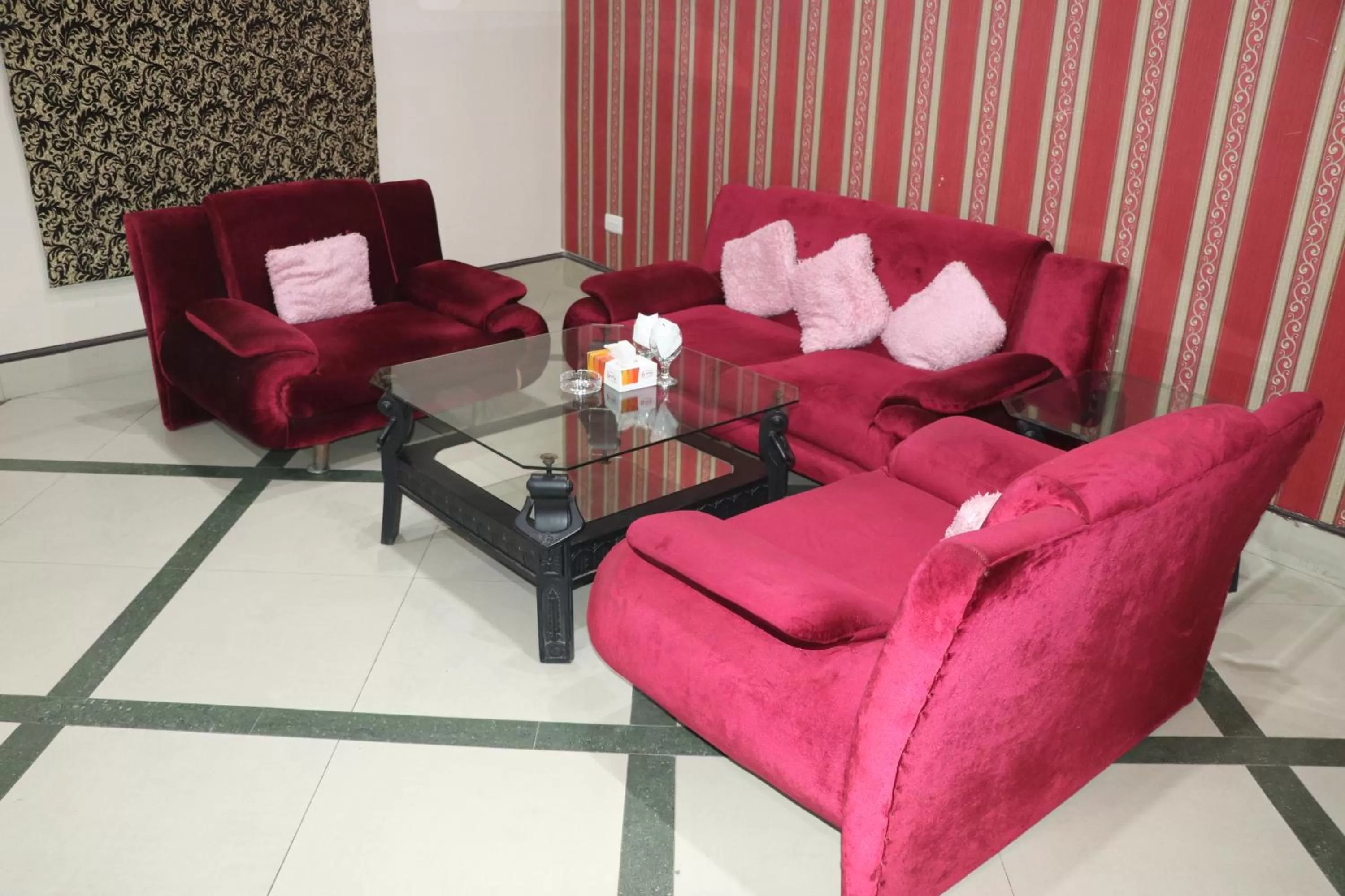 Lounge or bar, Seating Area in Hotel Grace inn