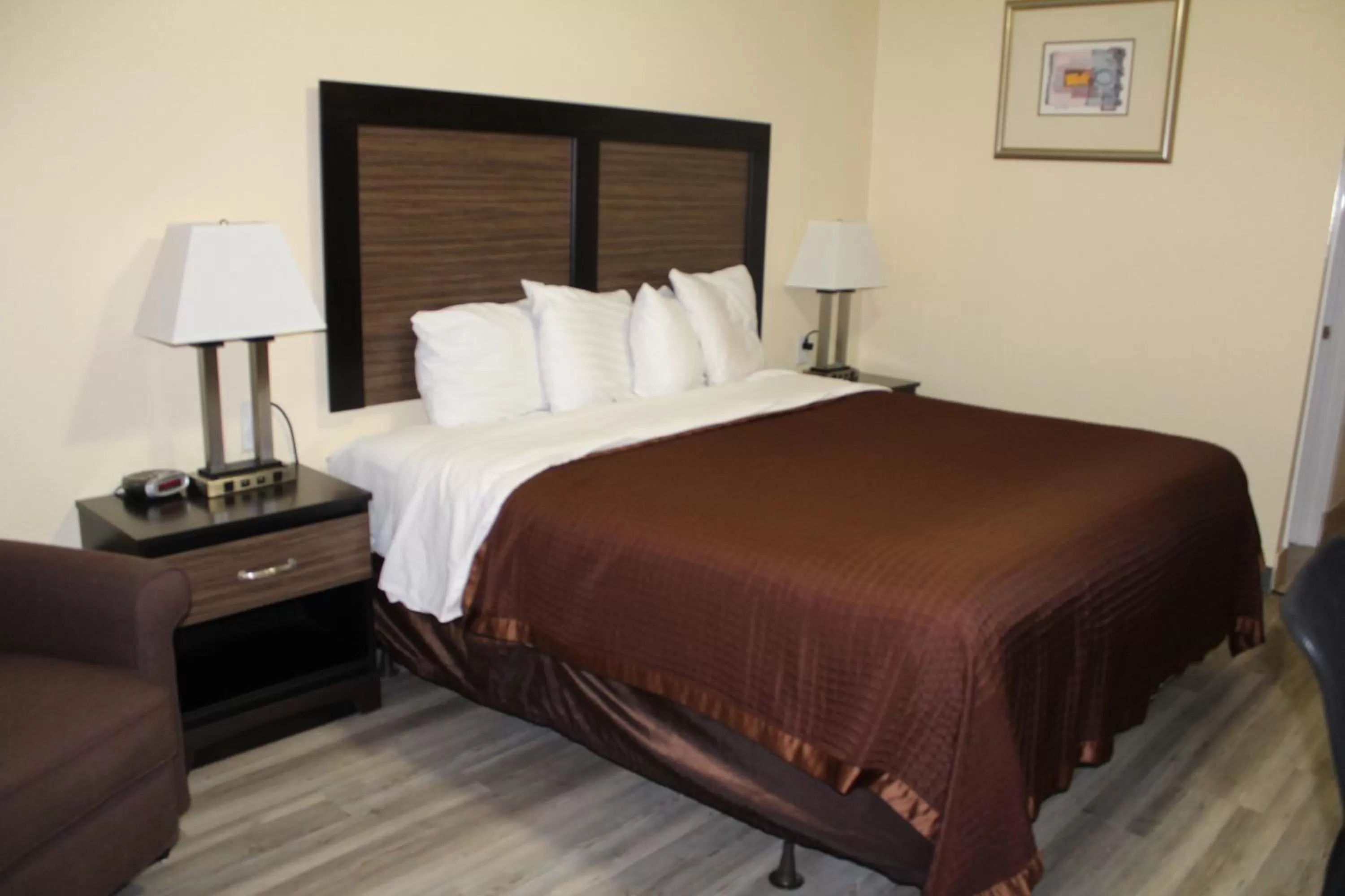 Bed in Rodeway Inn Medford South I-5