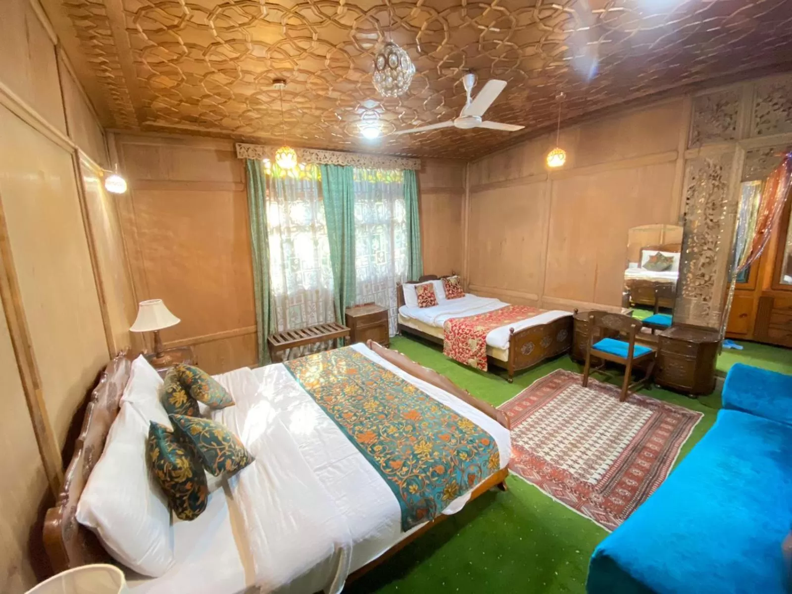 Bed in Nazneen Group Of Houseboats