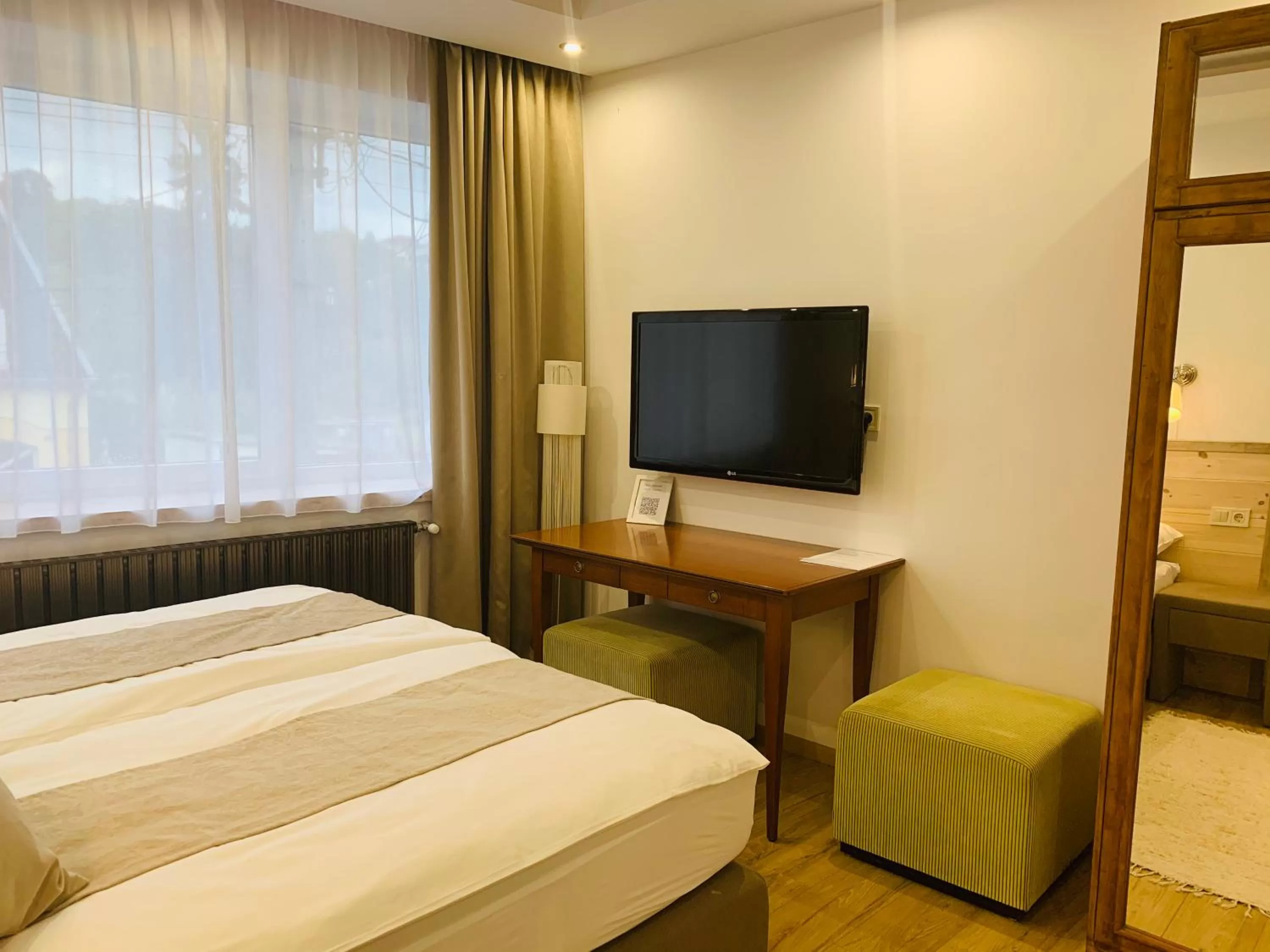 TV and multimedia, Bed in Egria Apartments