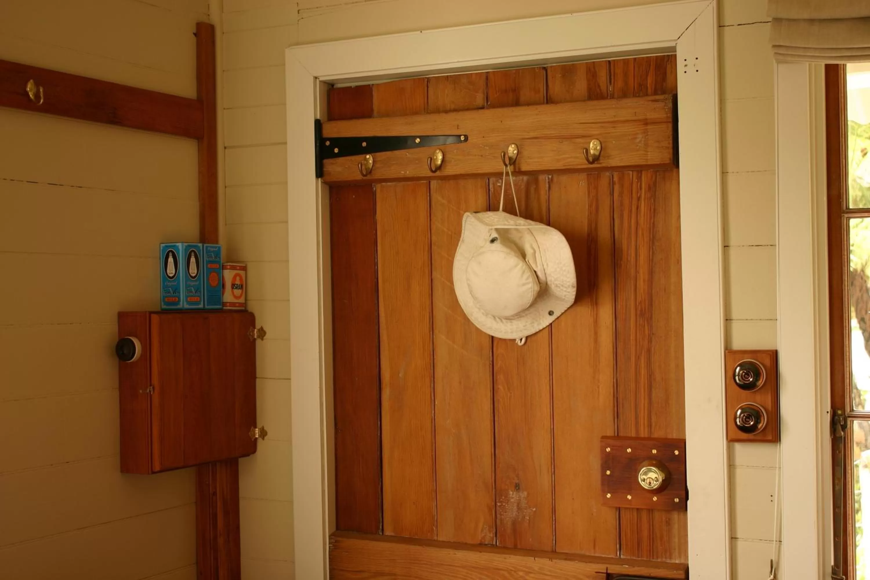 Decorative detail, Coffee/Tea Facilities in Bluff Hill Bed & Breakfast