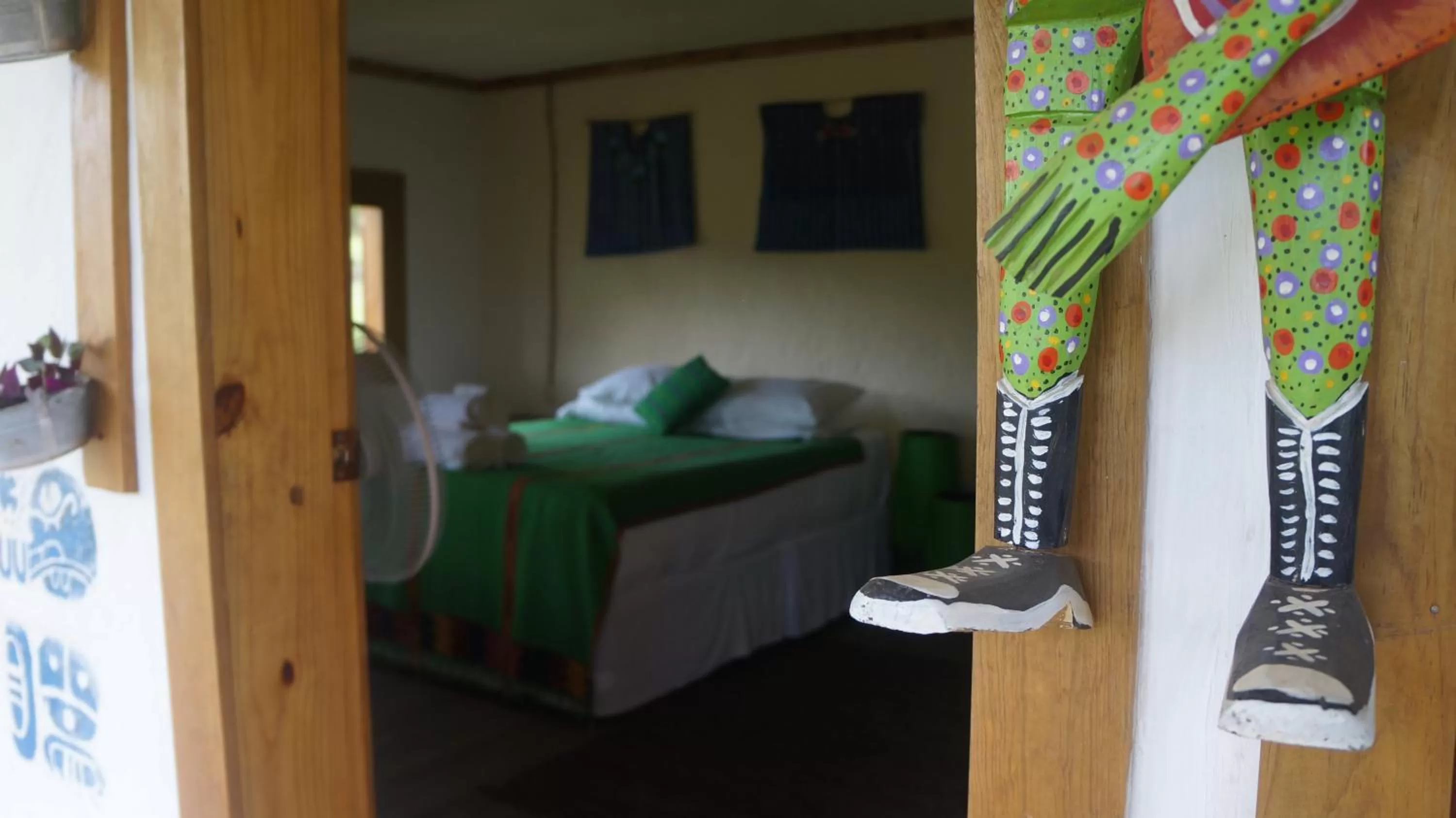 Bedroom, Bed in Pine Ridge Lodge