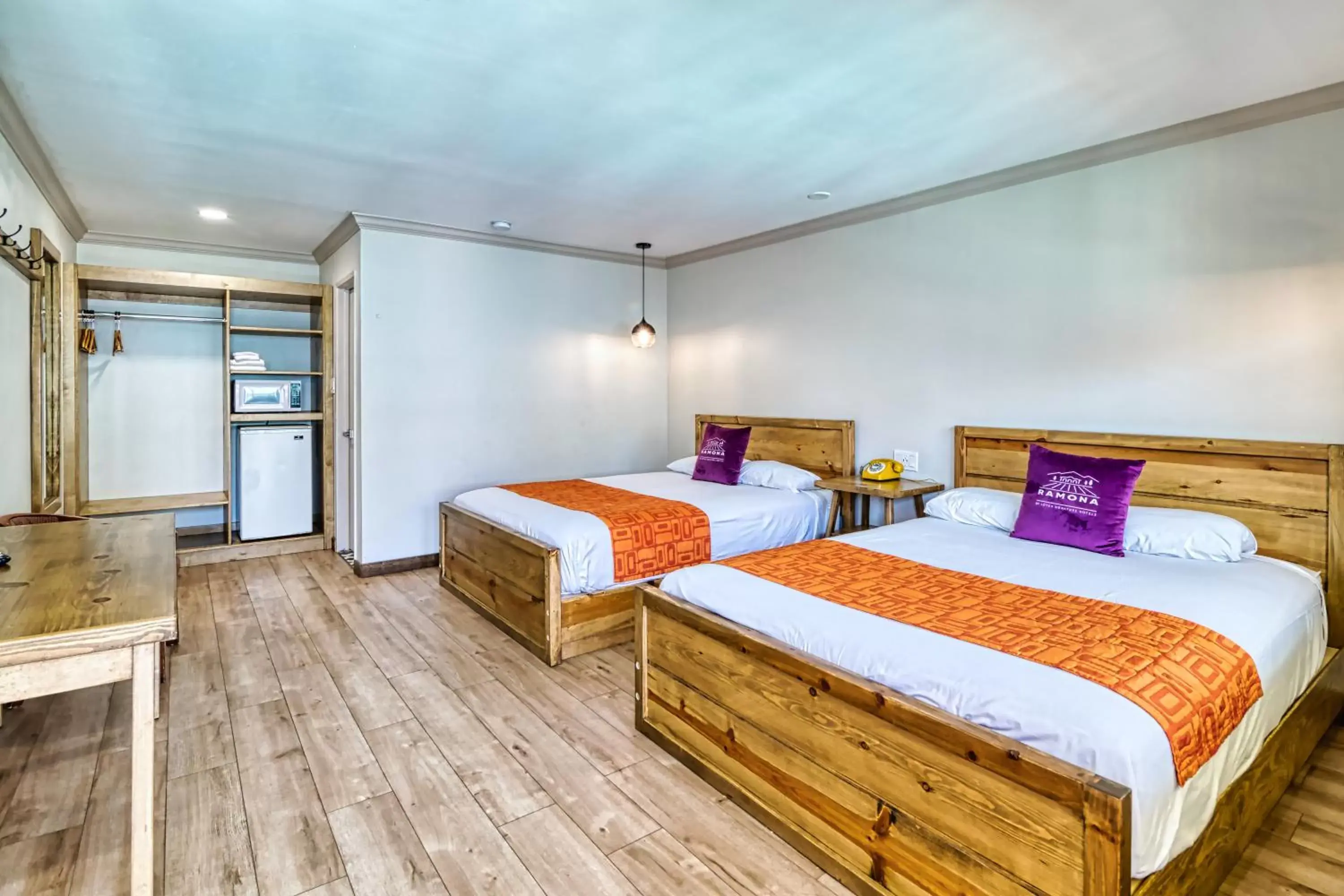 Double Room with Pool View in Ramona Valley Inn Double Room with Pool View in Ramona Valley Inn