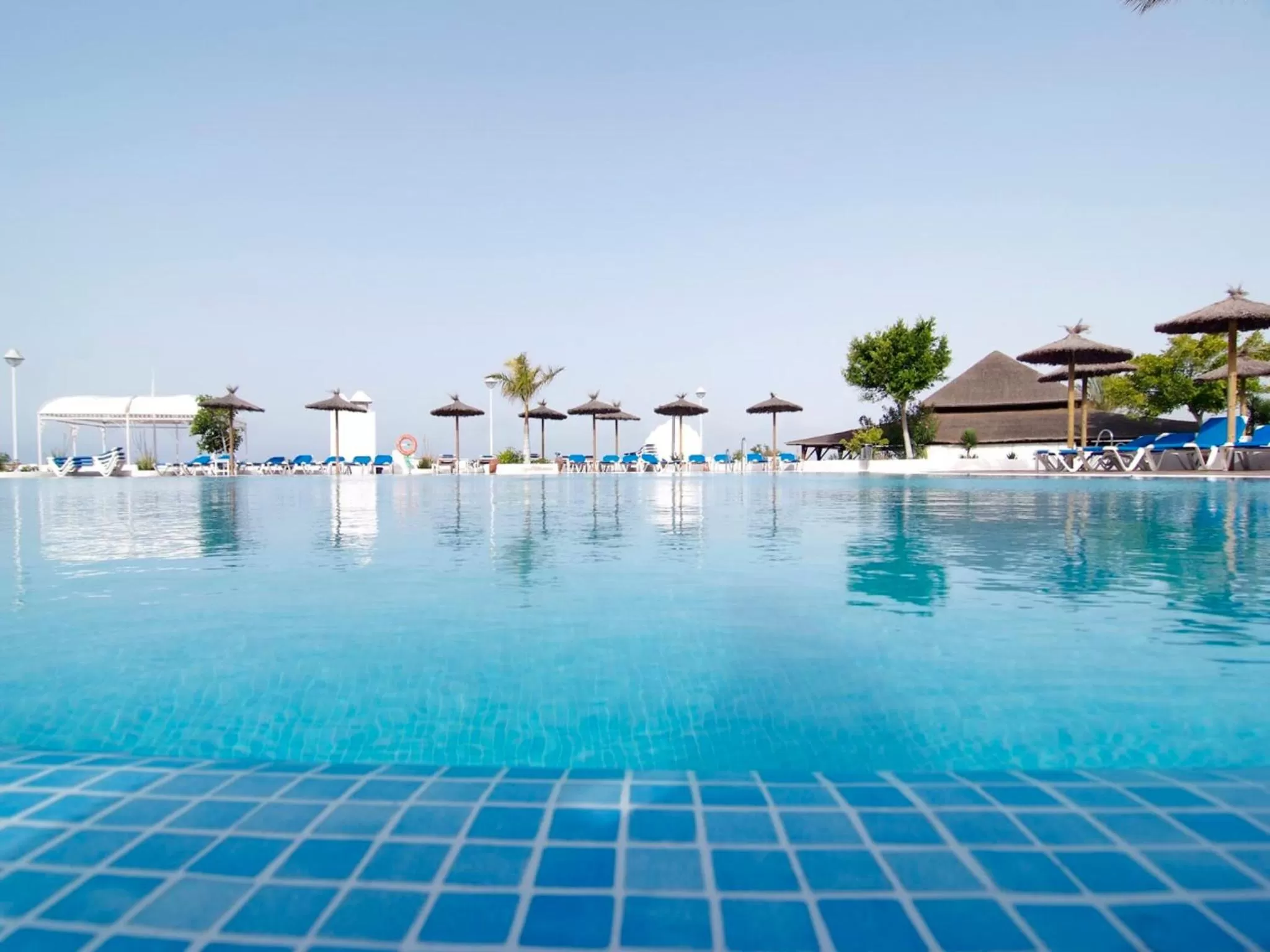 Swimming pool in Sandos Papagayo
