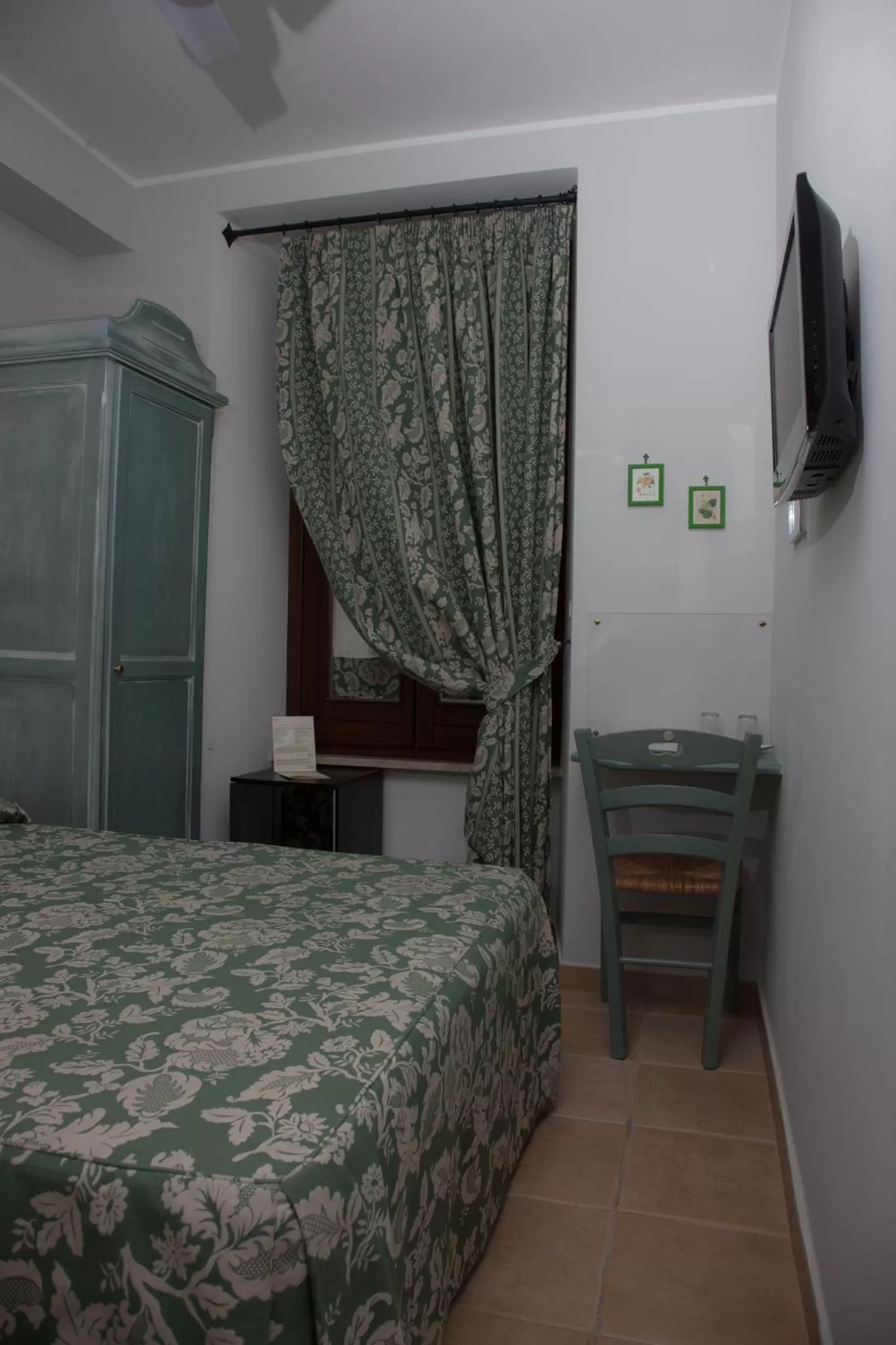 Small Double Room in Hotel Il Tiglio
