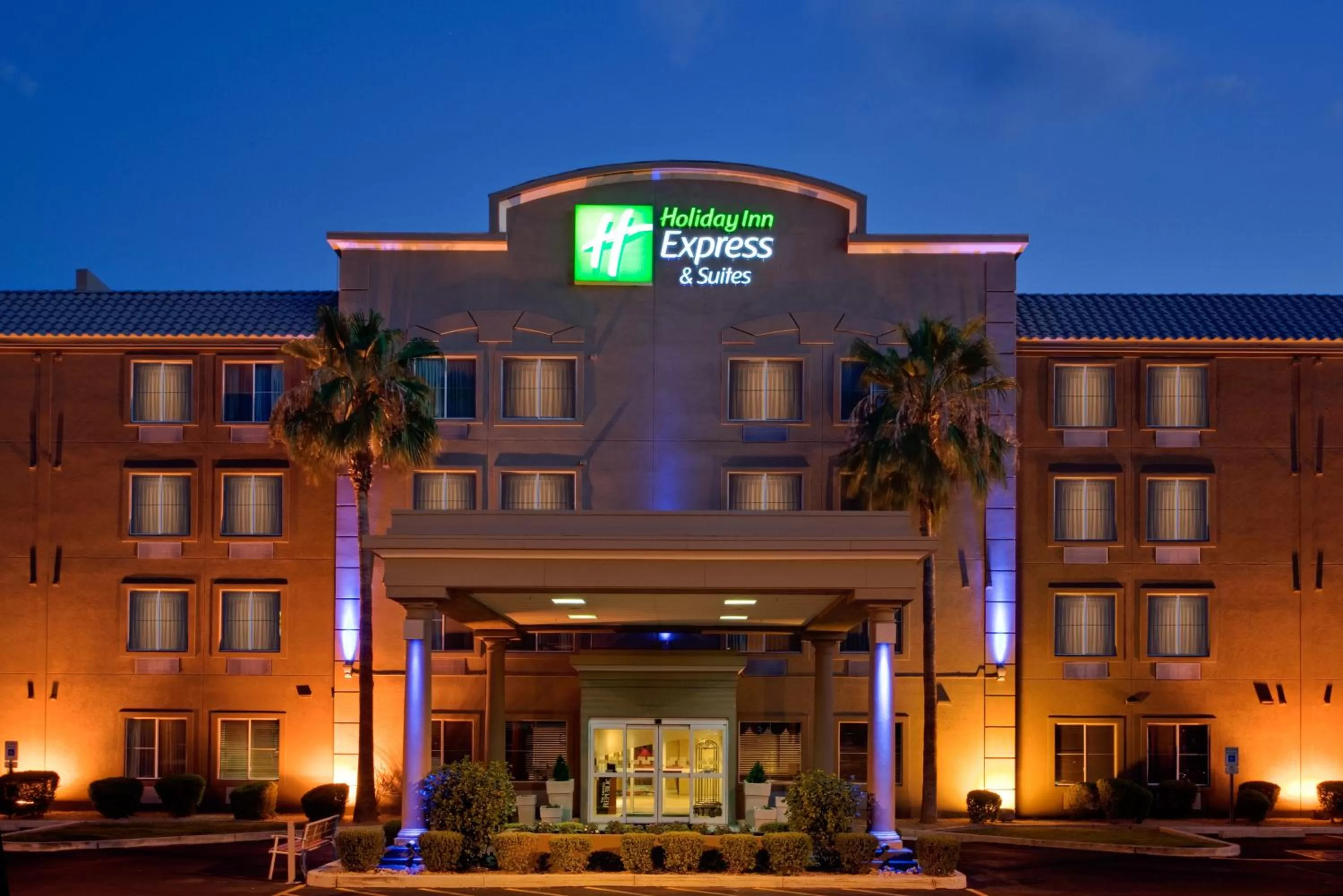 Property building in Holiday Inn Express Peoria North - Glendale by IHG