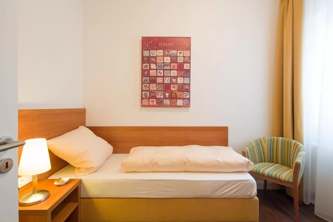 Bedroom, Bed in Hotel Pilgrimhaus