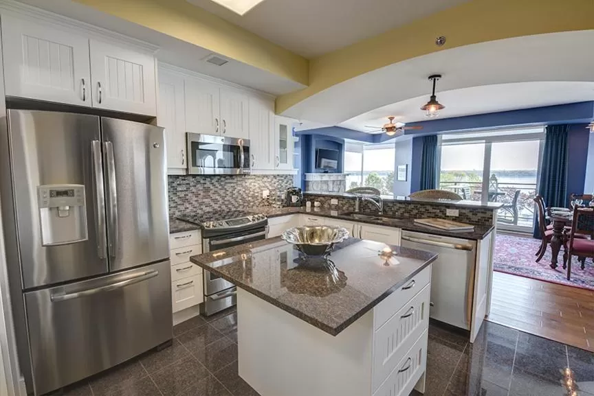 Kitchen or kitchenette in Tall Ships Landing Coastal Resort