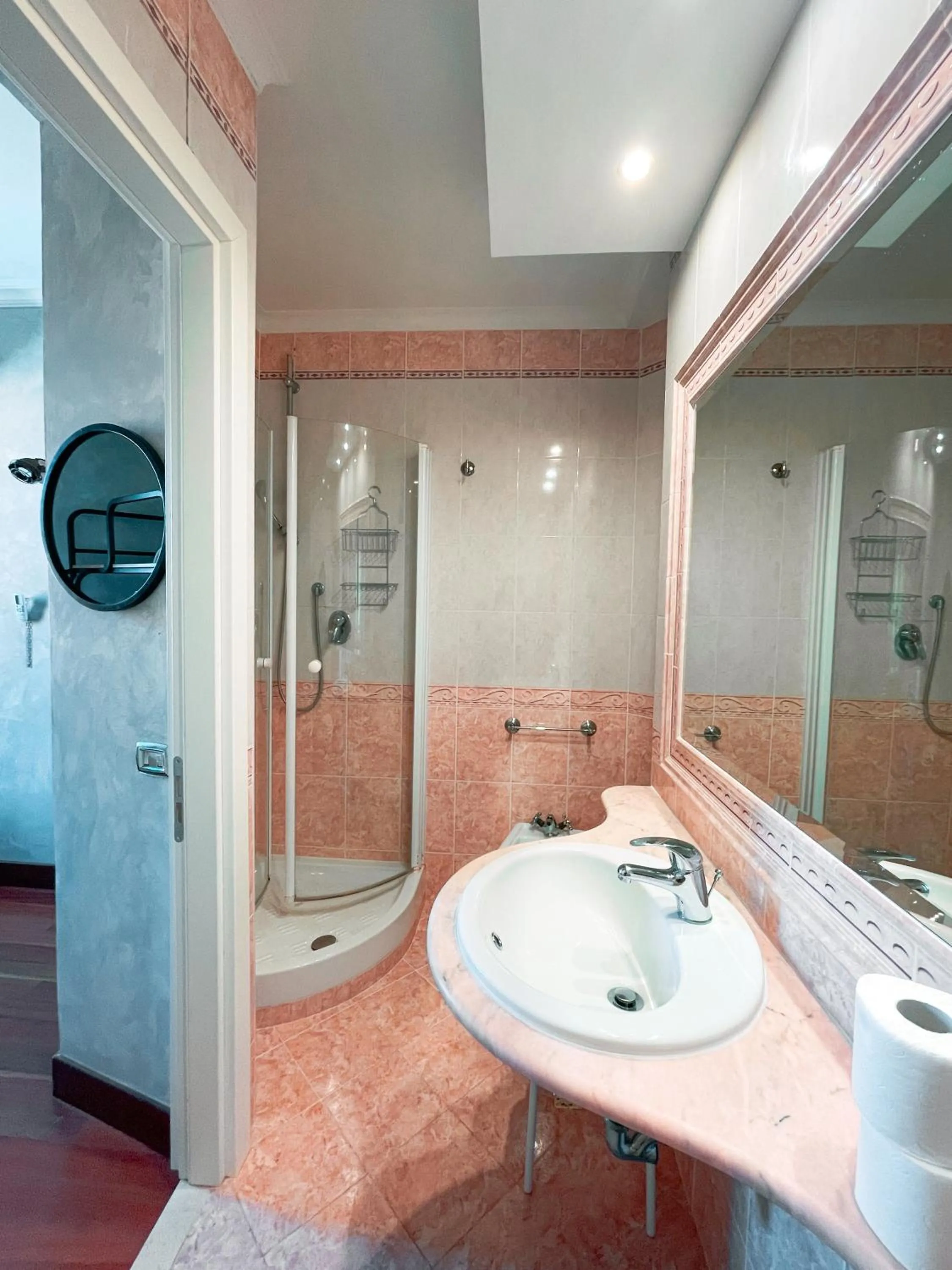 Bathroom in Ostello Bello Roma Colosseo