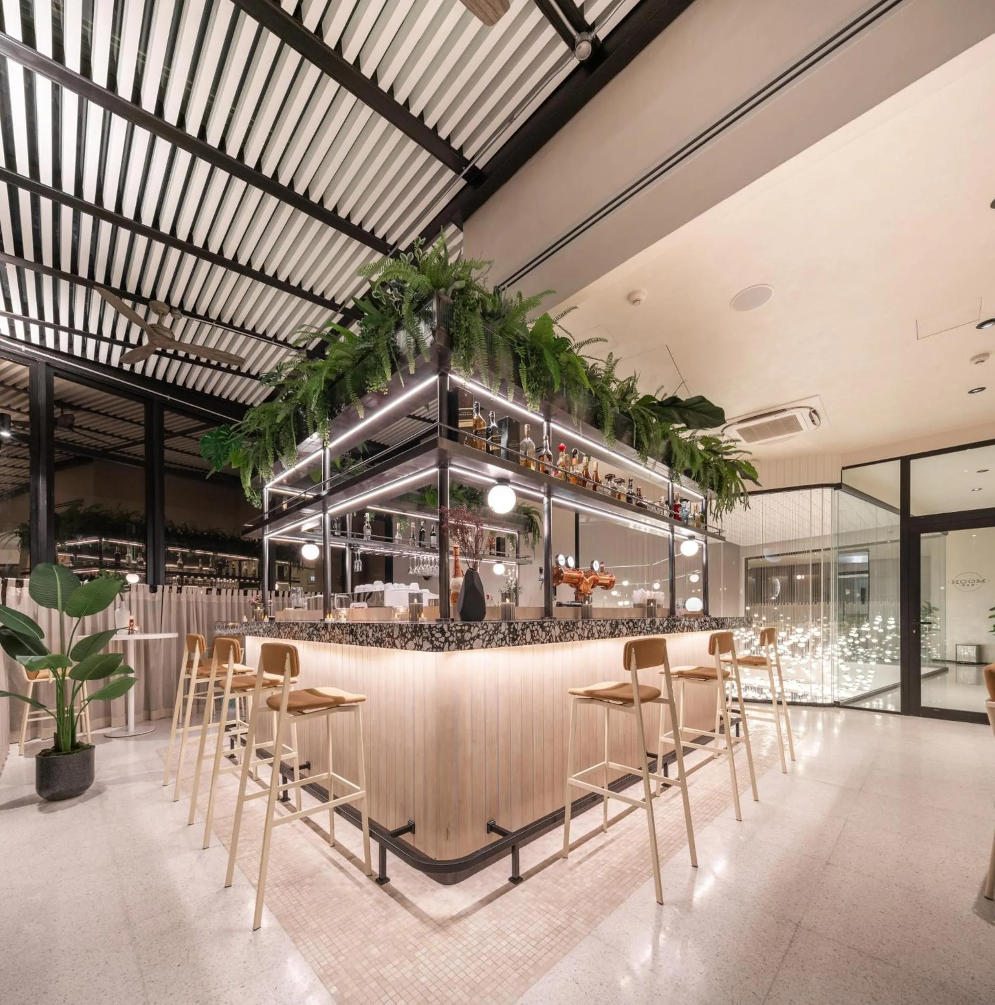 Lounge or bar in Mii Hotel Srinakarin