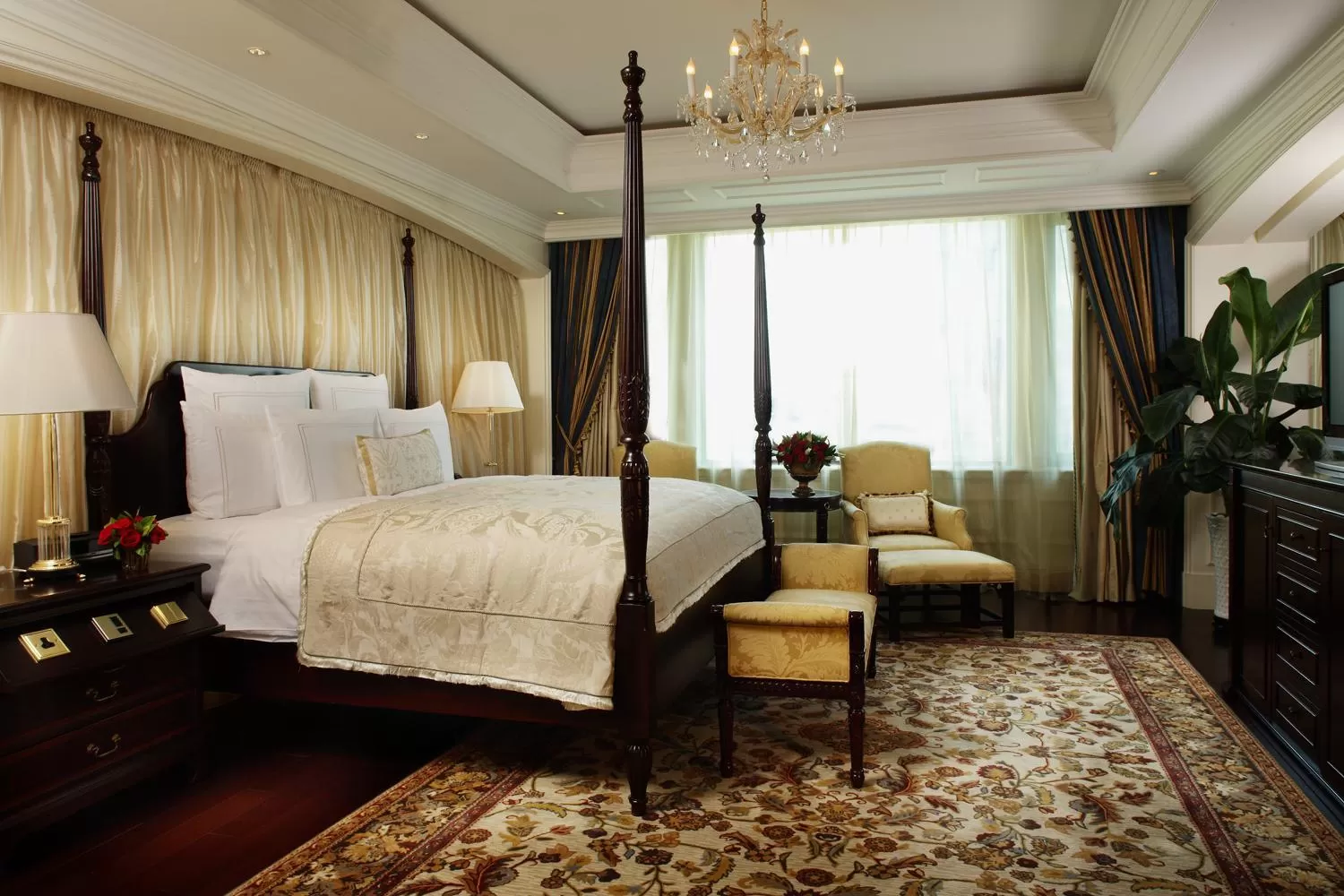 Bed in The Ritz-Carlton Beijing