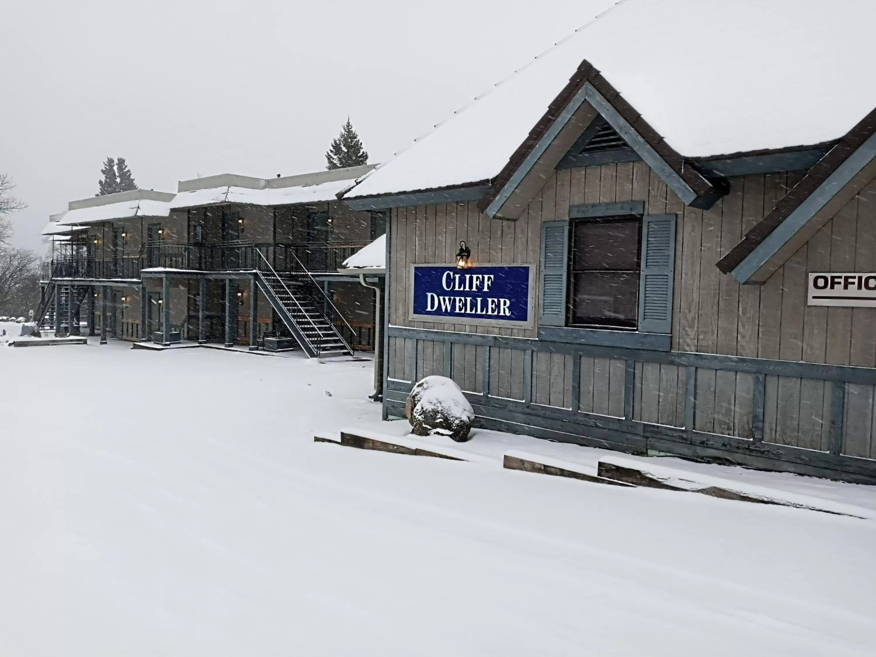 Property building, Winter in Cliff Dweller on Lake Superior