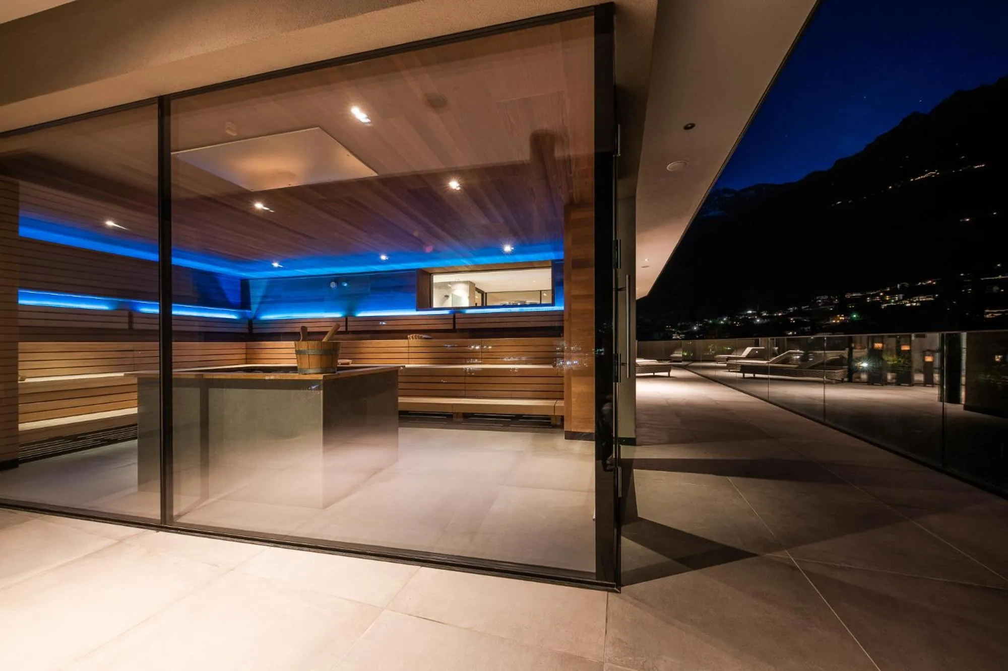 Night in Hotel Das Dorner