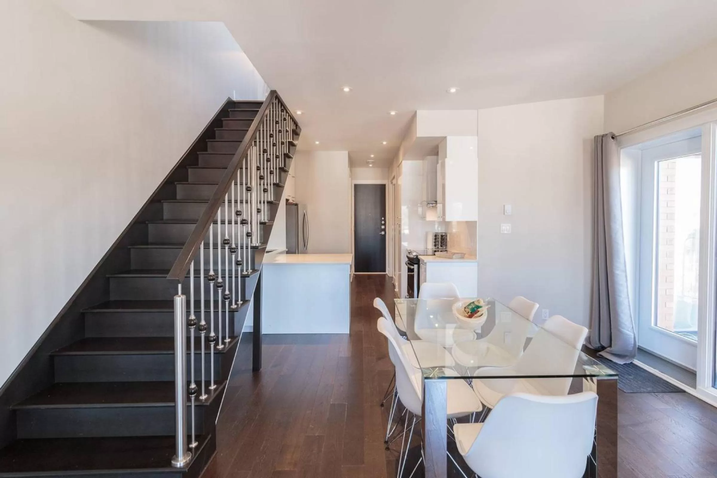 Photo of the whole room in Parc Avenue Lofts