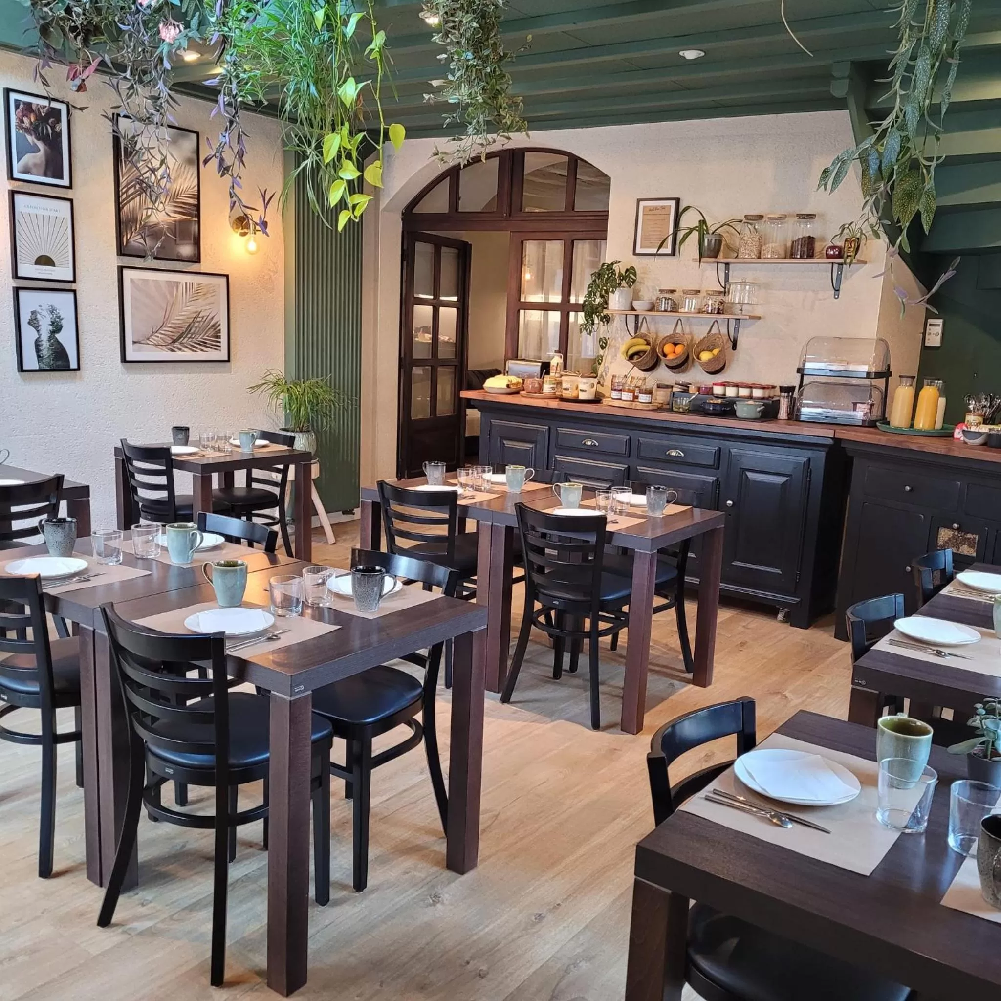 Restaurant/places to eat in Hôtel Rive Sud