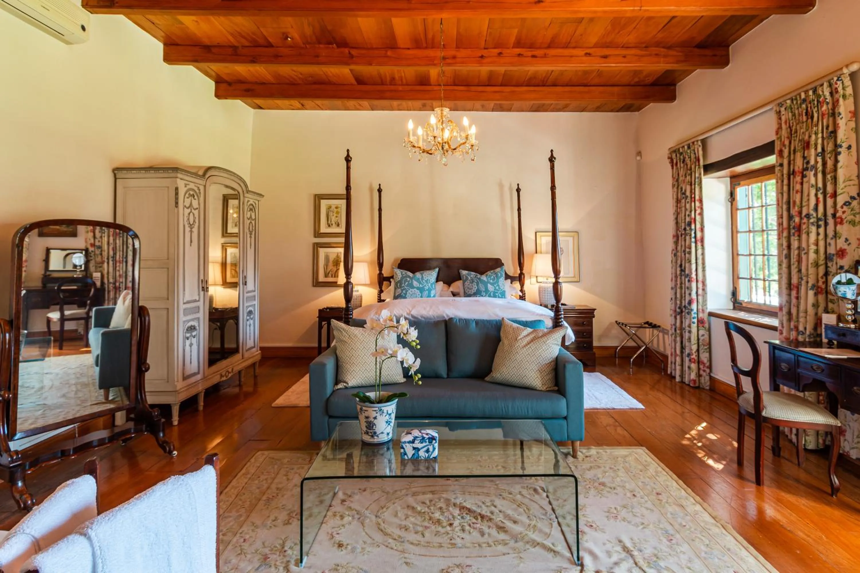 Honeymoon Suite in Webersburg