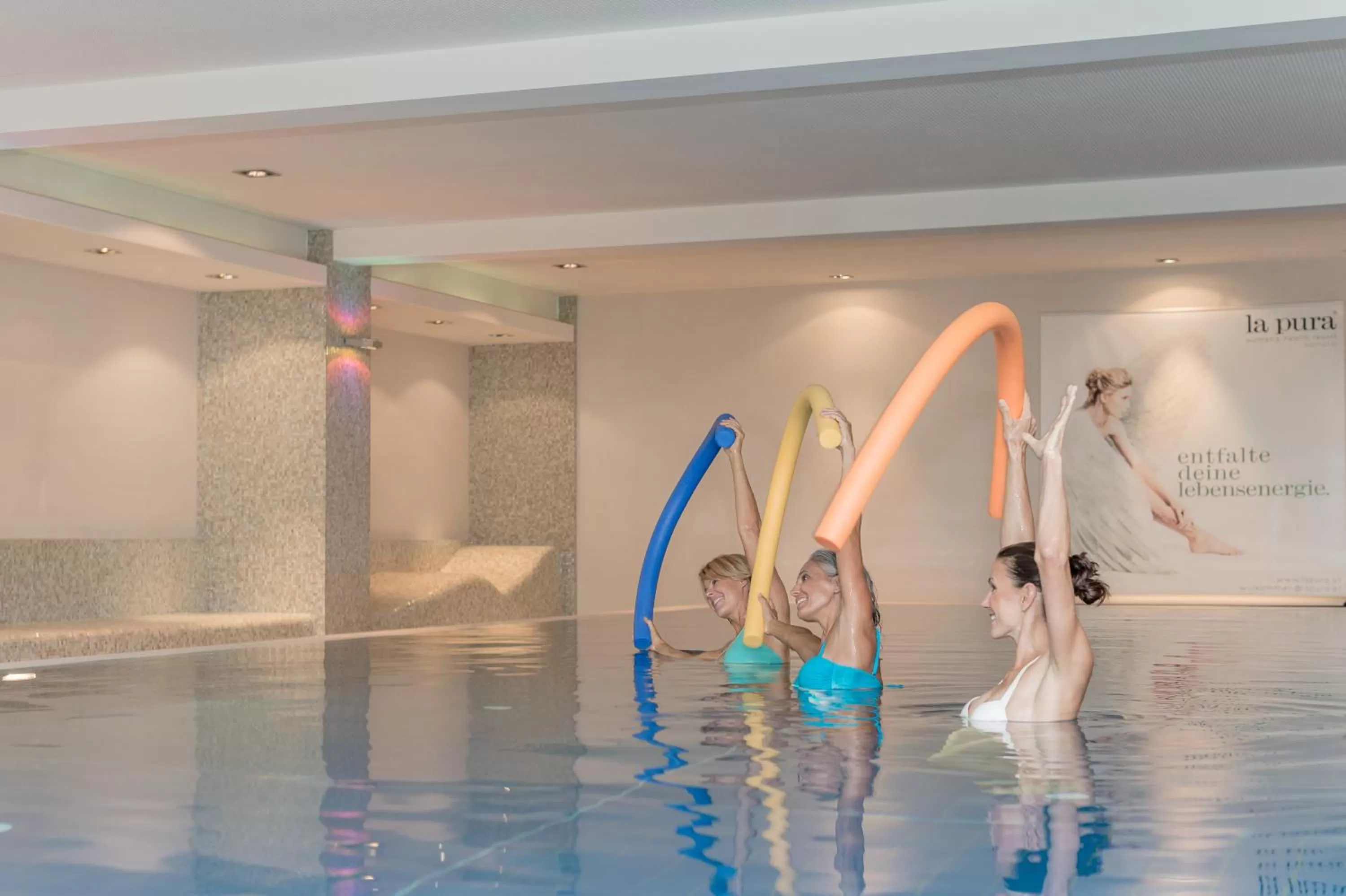 Activities, Swimming Pool in La Pura Women's Health Resort Kamptal