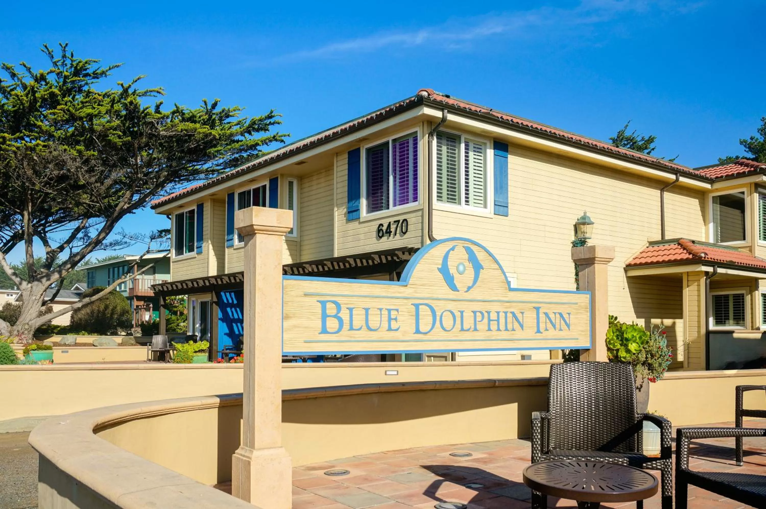 Facade/entrance in Blue Dolphin Inn
