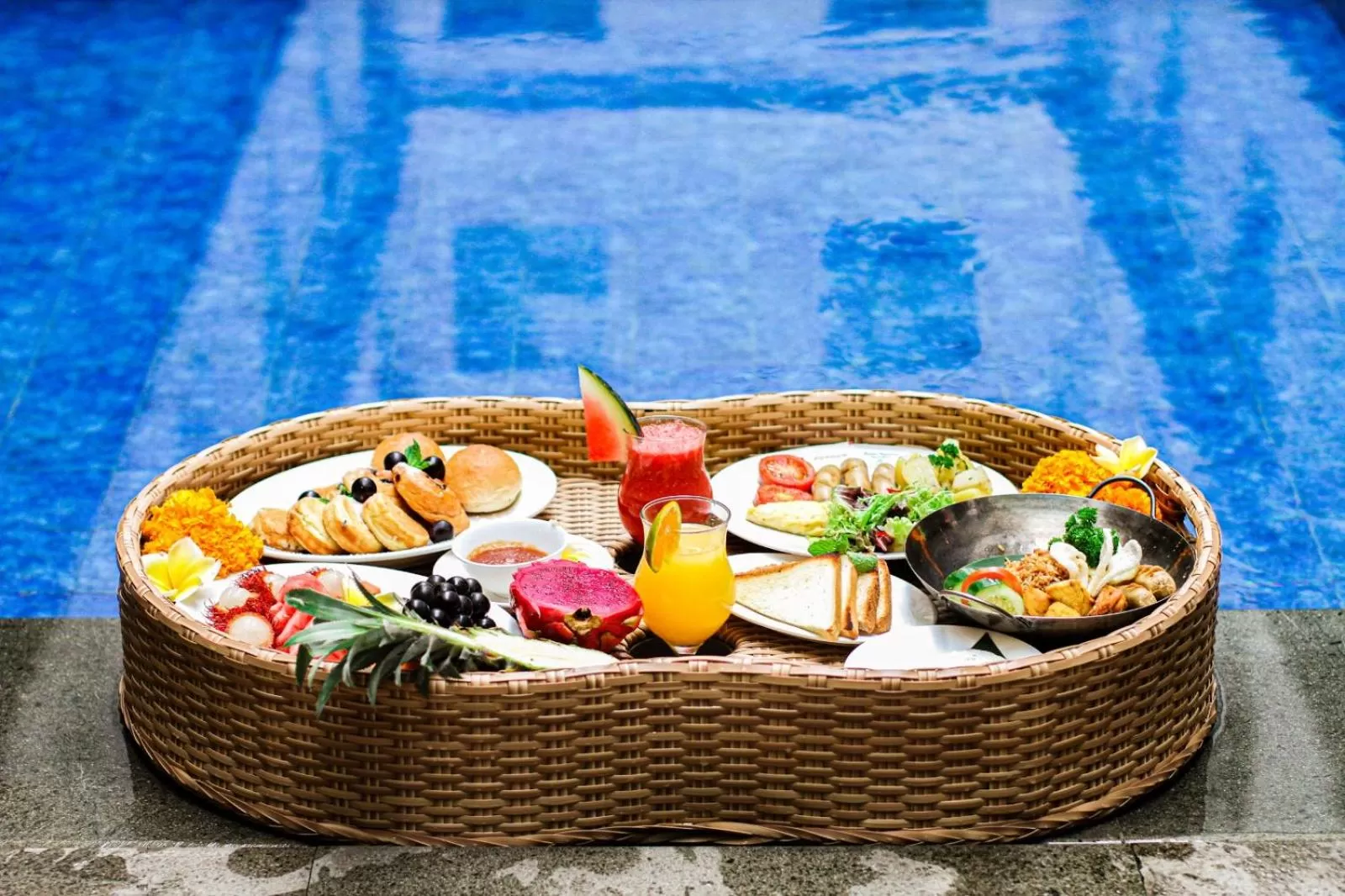 Buffet breakfast in Swiss-Belexpress Kuta Legian