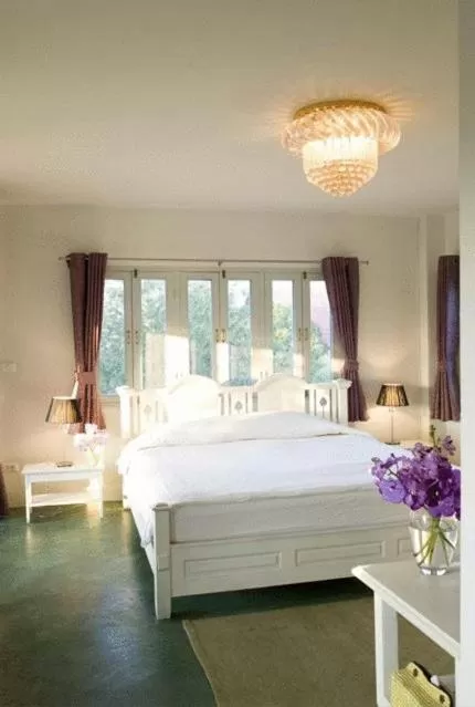 Bed in Villa Duangchampa