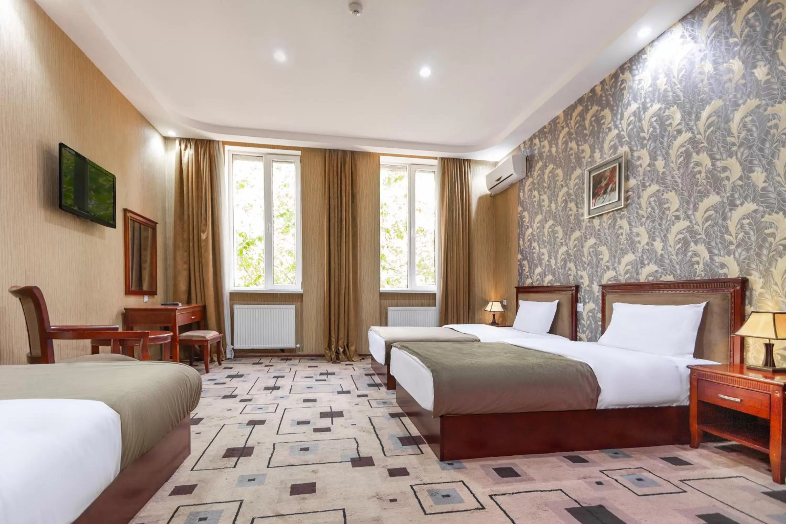 Communal lounge/ TV room, Bed in Margo Palace Hotel