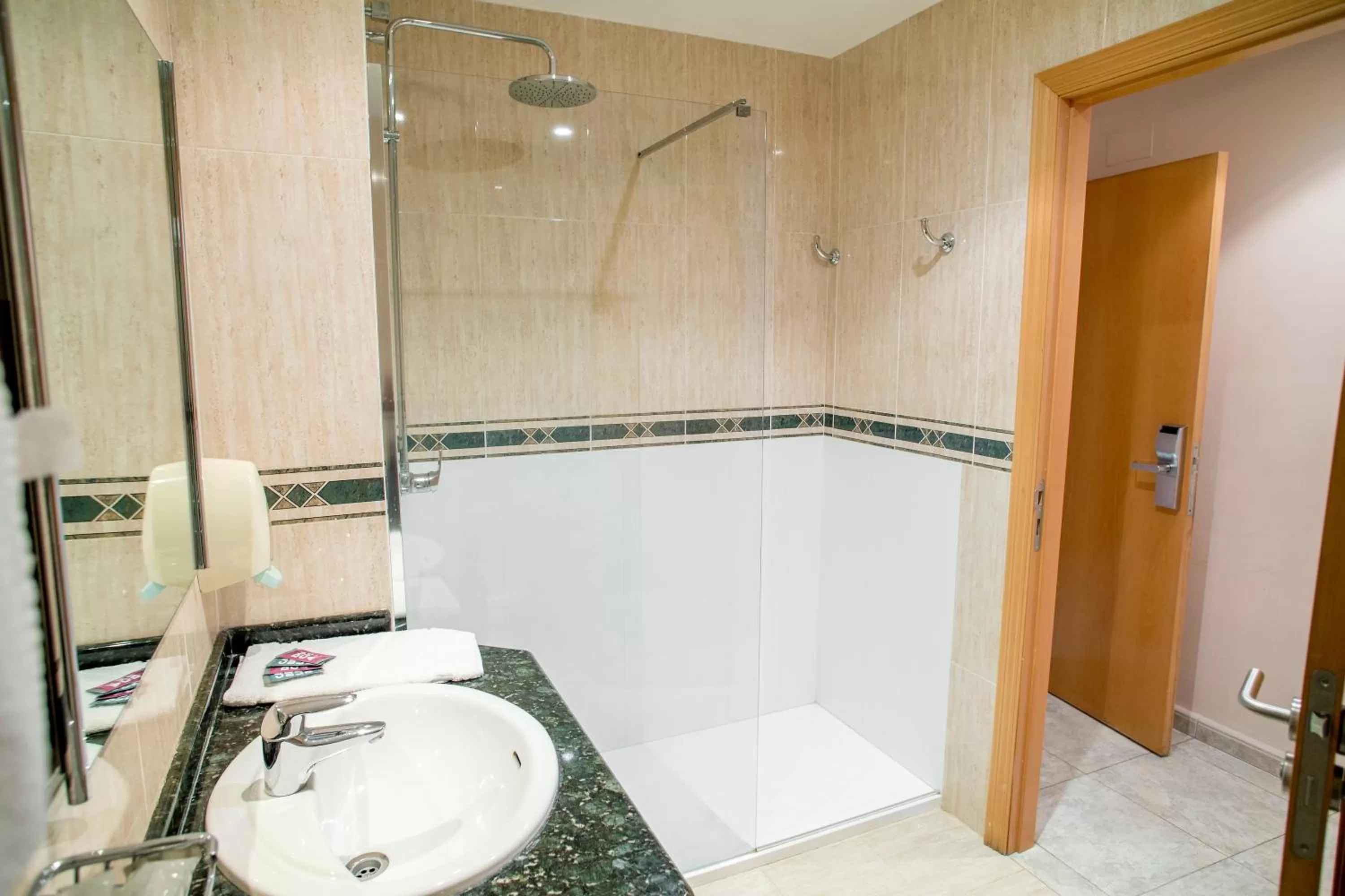 Bathroom in Hotel Rostits