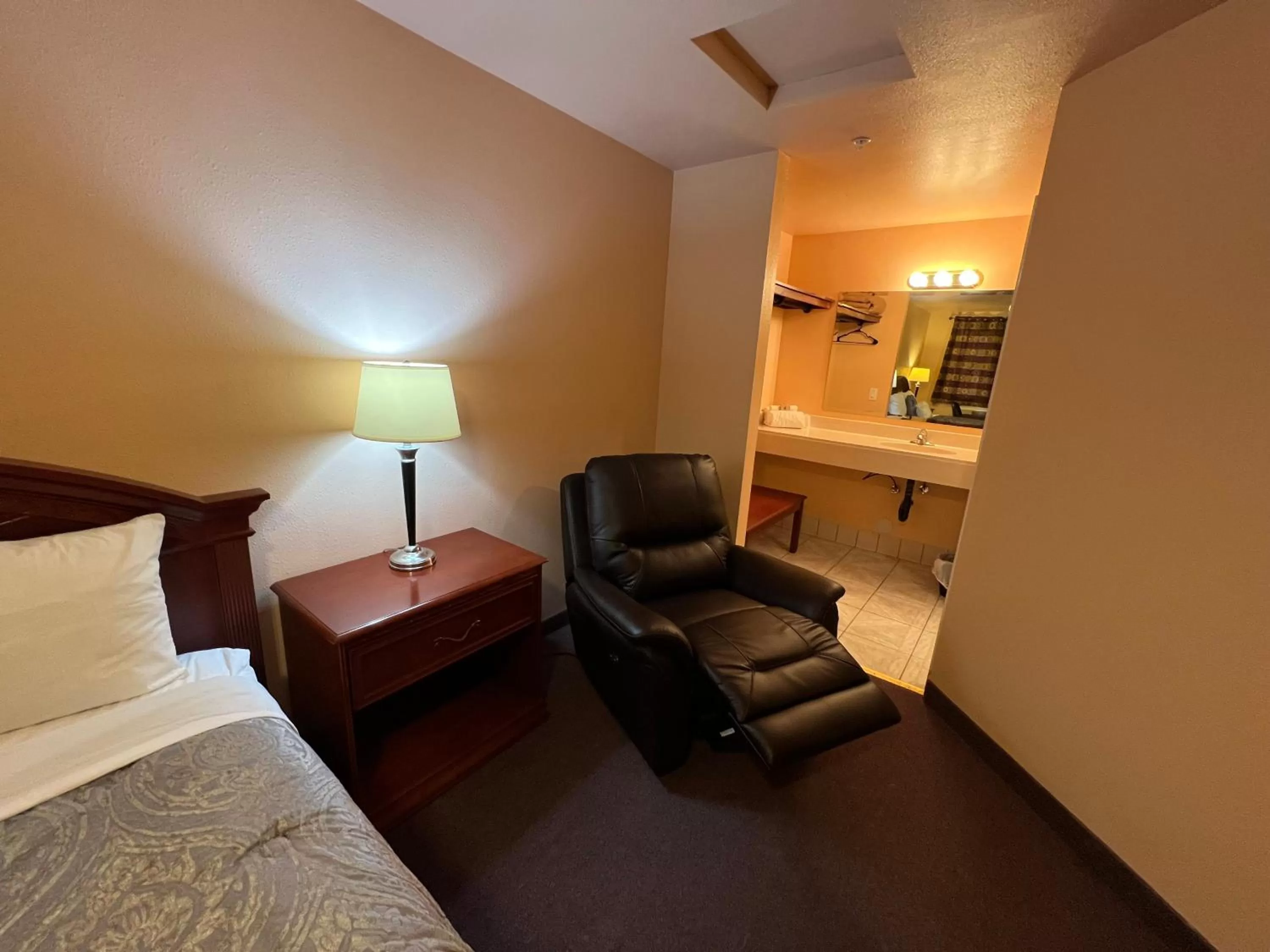 Bed in Frazier View Motel