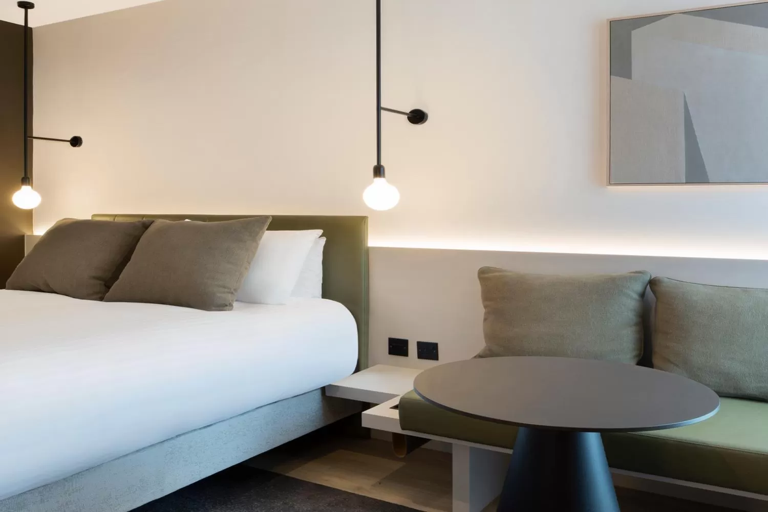 Bedroom, Bed in Leonardo Hotel Manchester Piccadilly