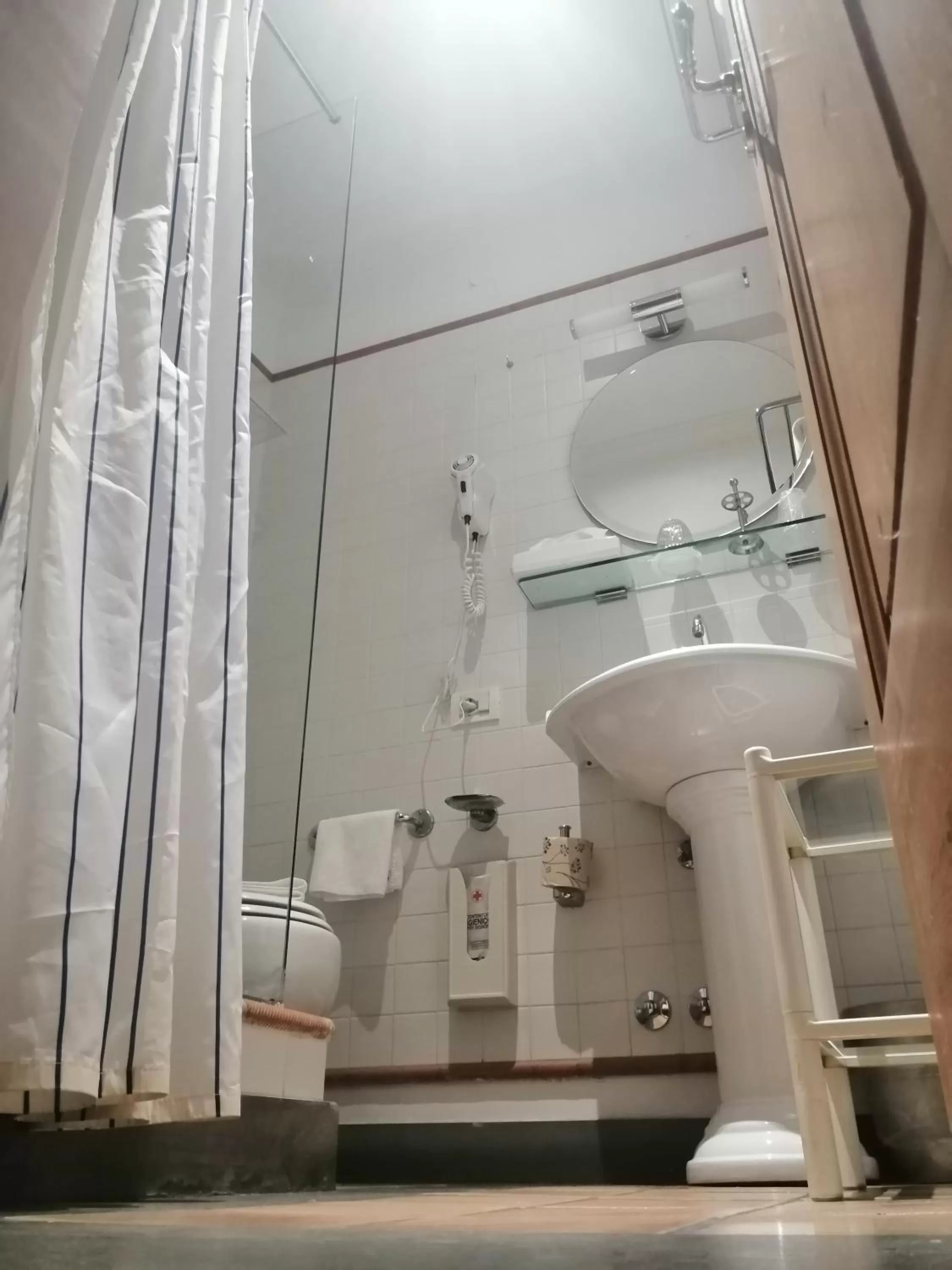 Bathroom in Hotel Locanda Cairoli