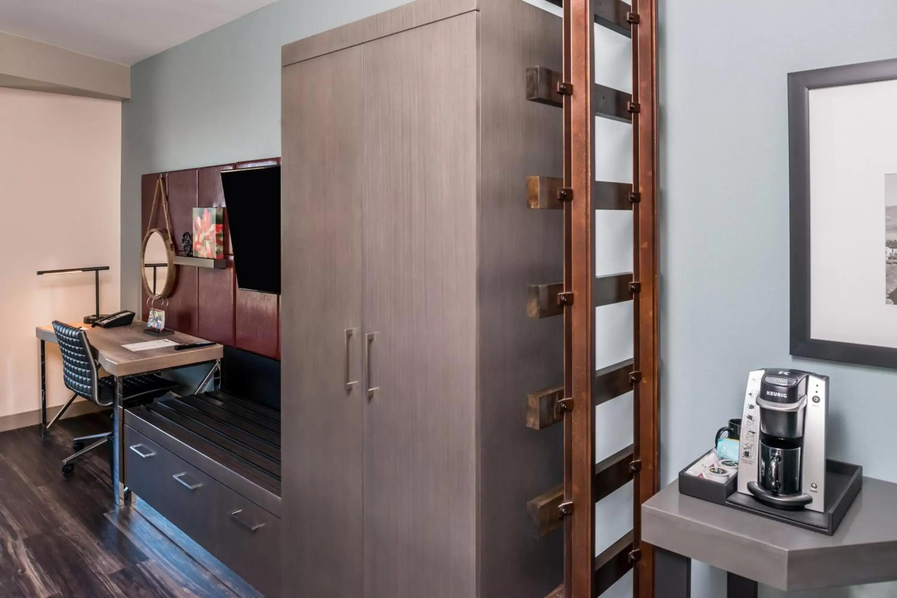 Standard King Room - Communications Accessible in Hotel Indigo Frisco by IHG Standard King Room - Communications Accessible in Hotel Indigo Frisco by IHG