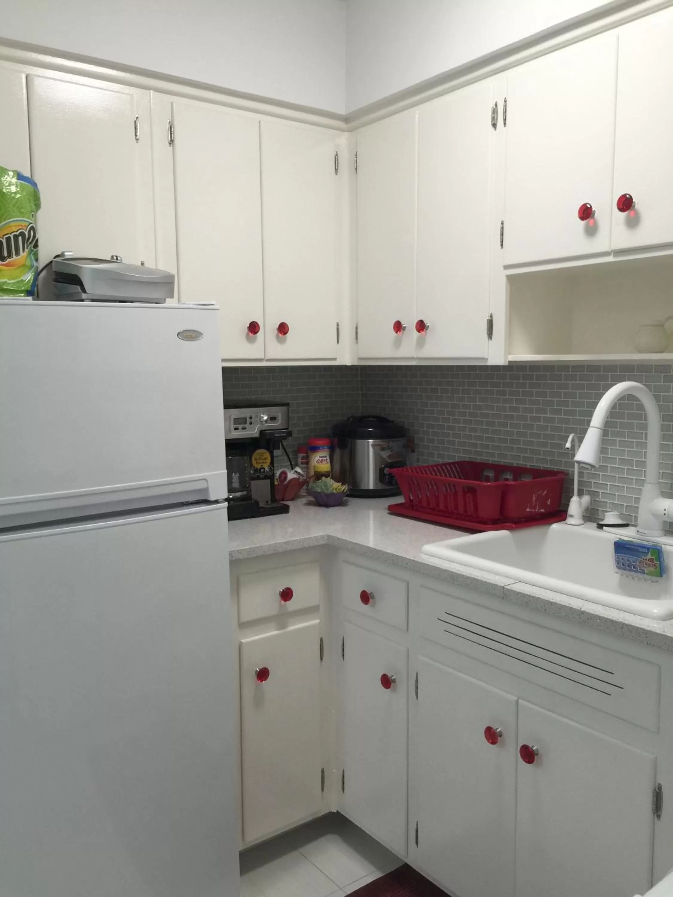 Kitchen or kitchenette in Downtown Hollywood Boutique Hotel