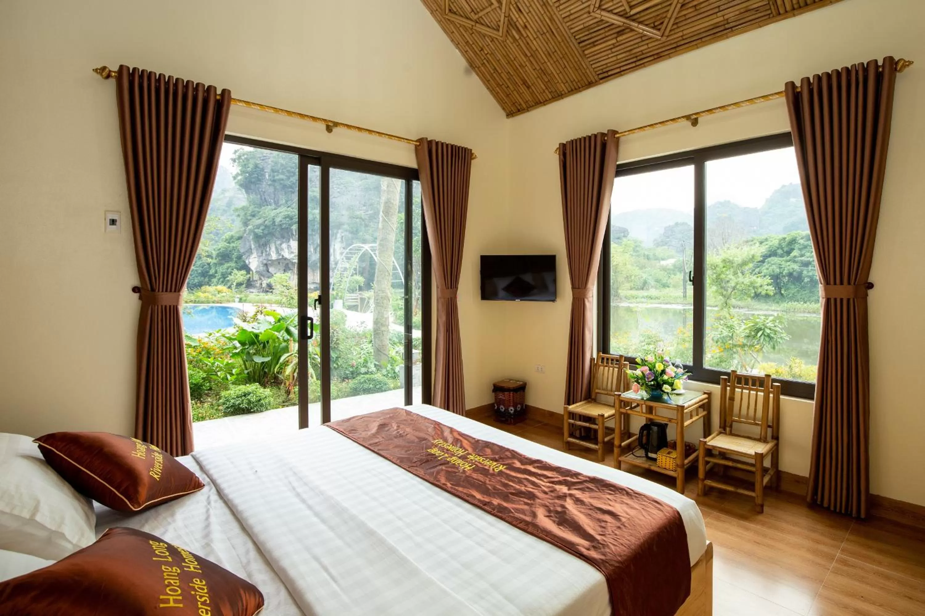 Bed in HoangLong Riverside Homestay