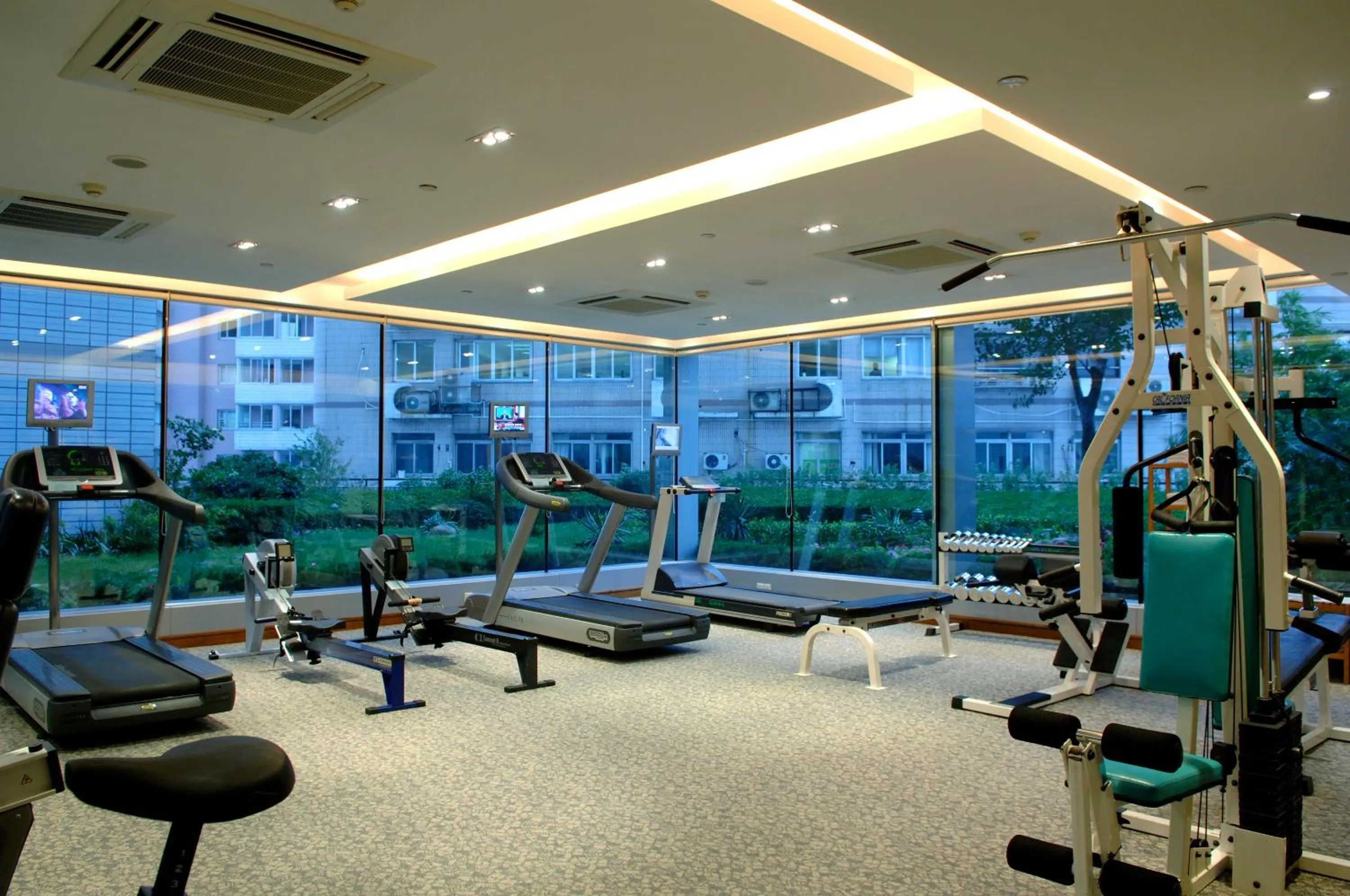 Fitness centre/facilities in Merry Hotel Shanghai (Former Rendezvous Merry Hotel Shanghai)