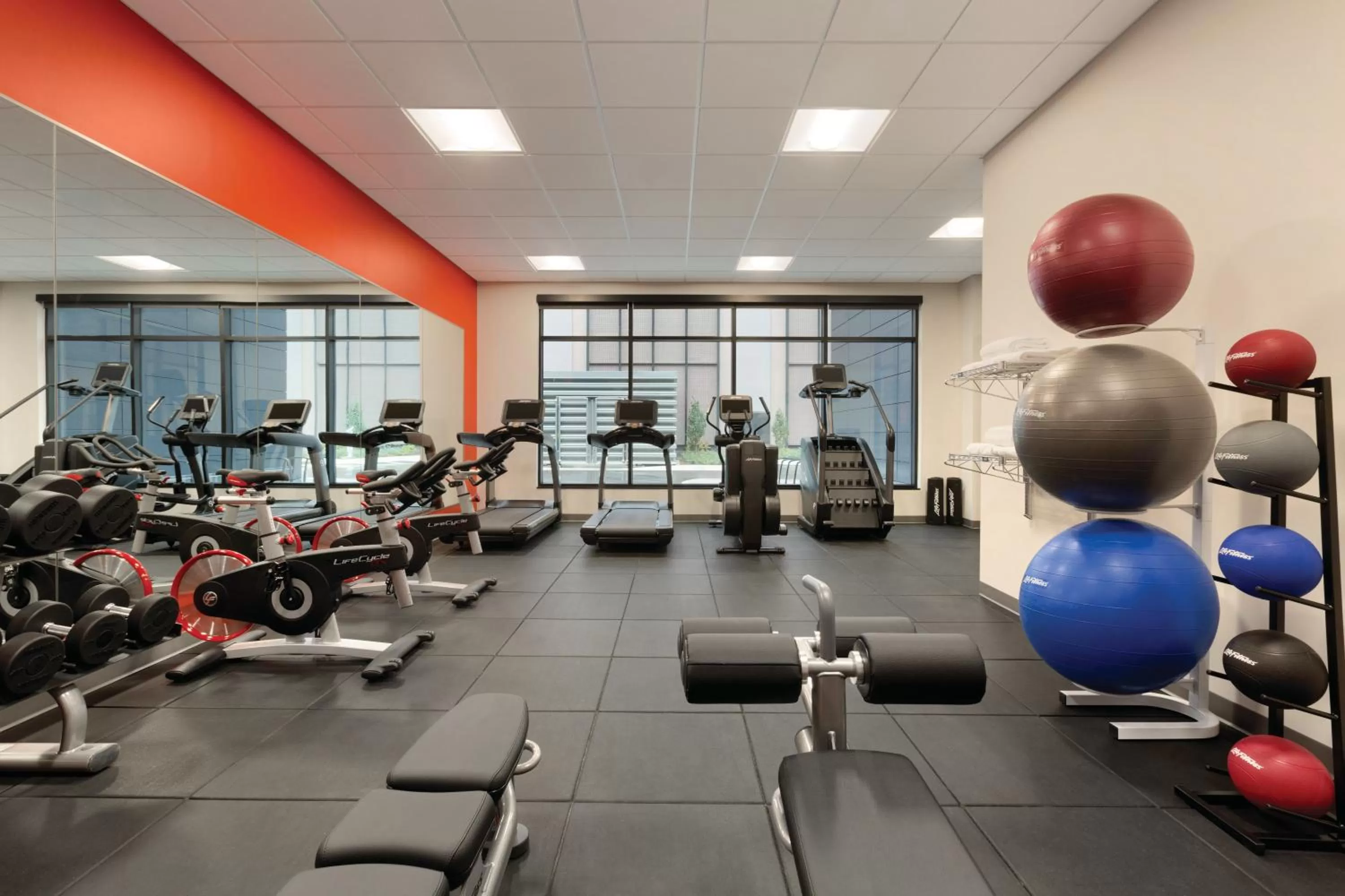 Fitness centre/facilities in Radisson Red Minneapolis Downtown