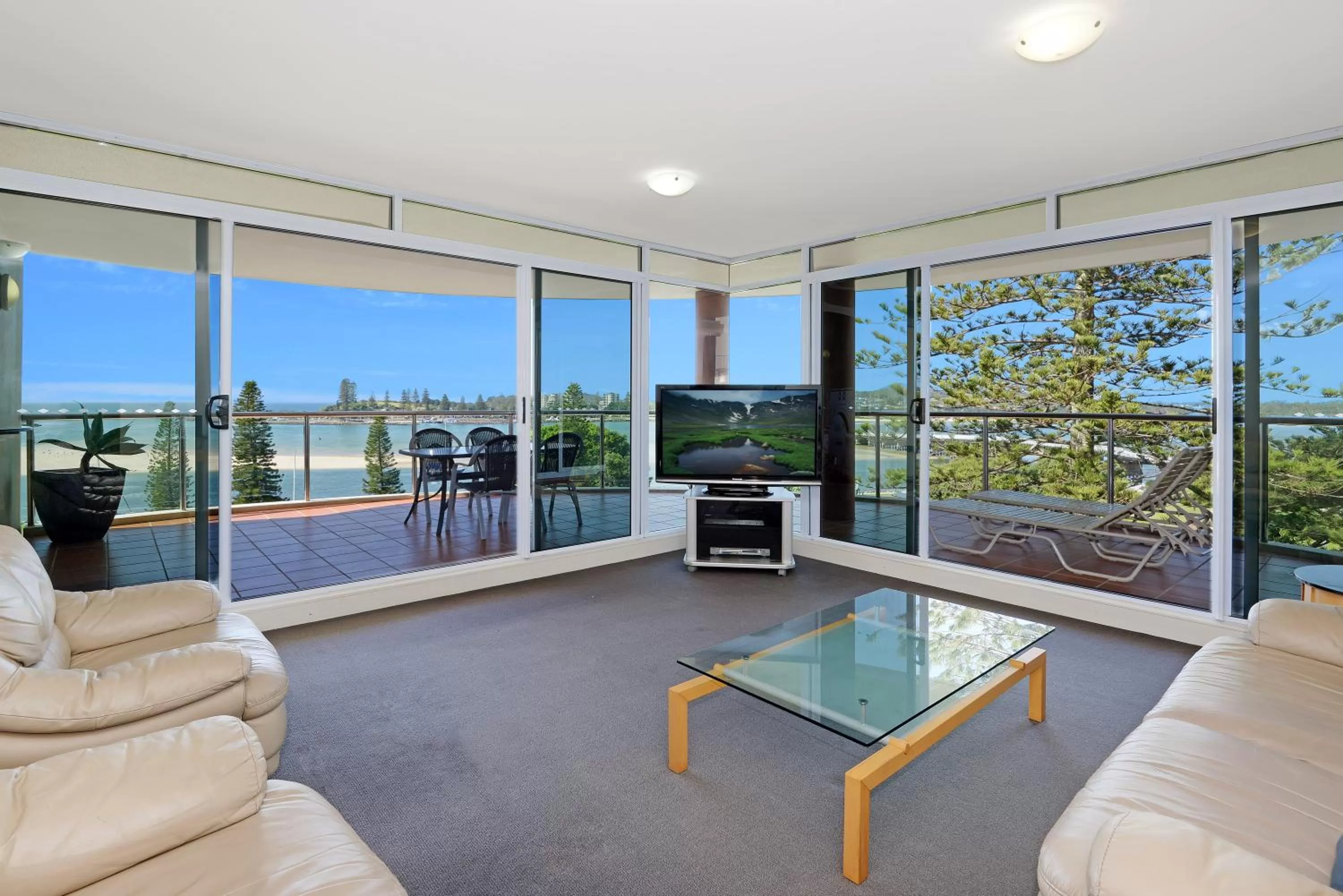 Bathroom, Seating Area in Sunrise Luxury Apartments