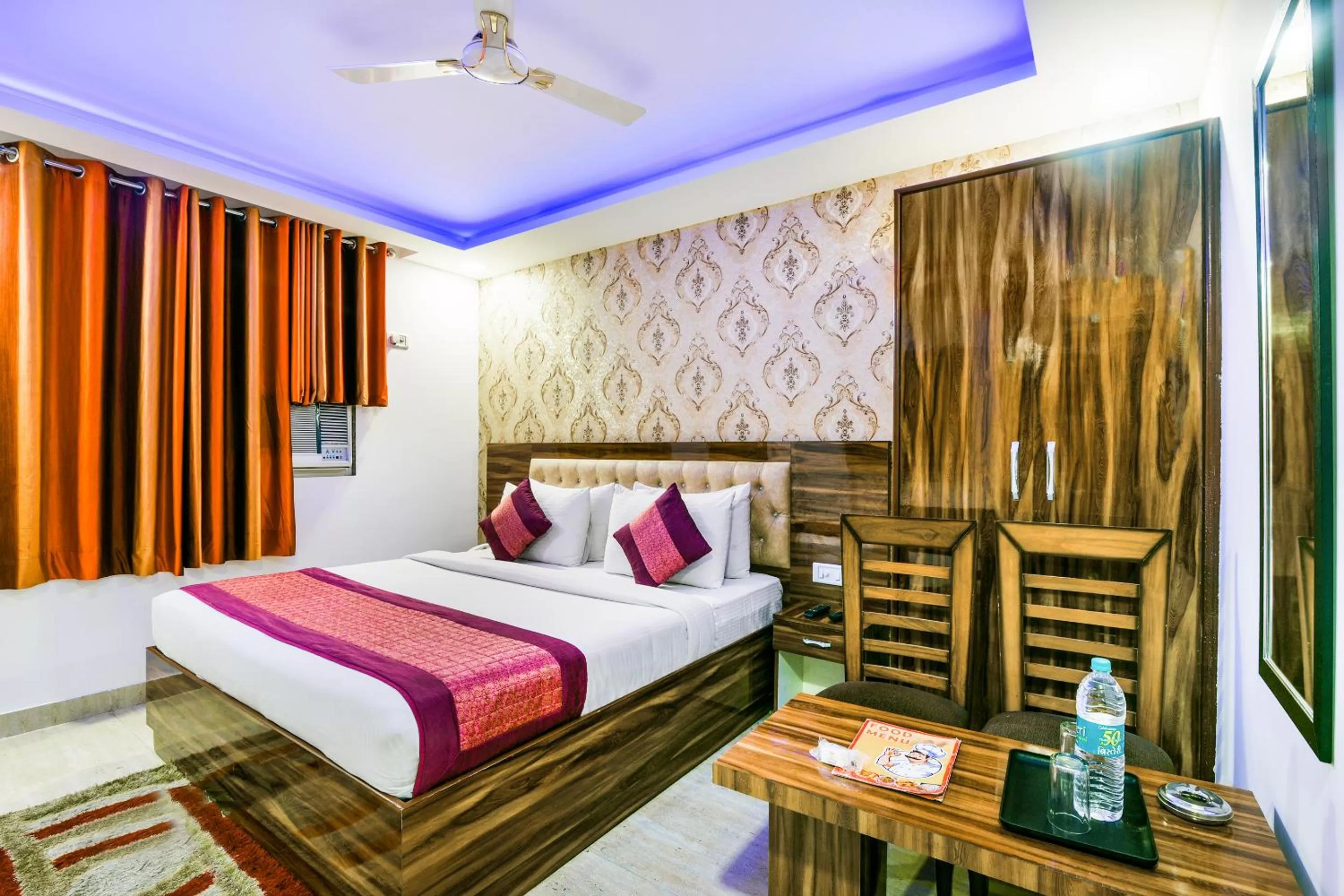 Bed in Hotel Pearl - Mahipalpur Delhi Airport