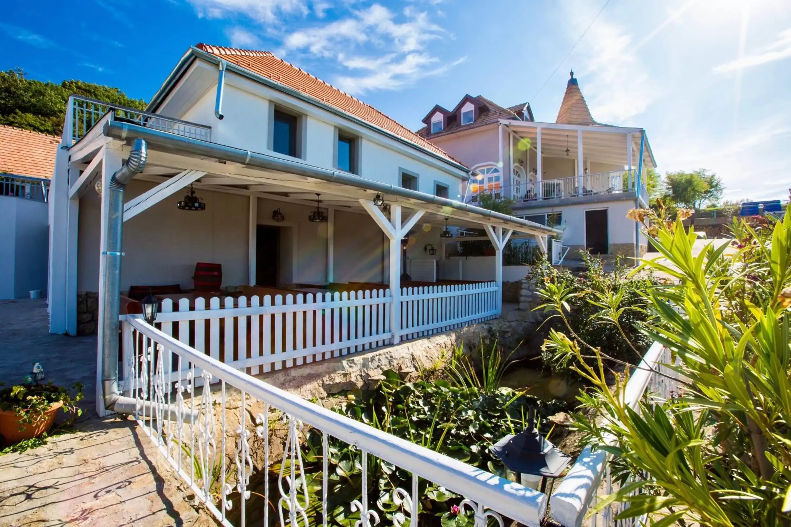 Fogadó a Két Tölgyfához Fogadó a Két Tölgyfához