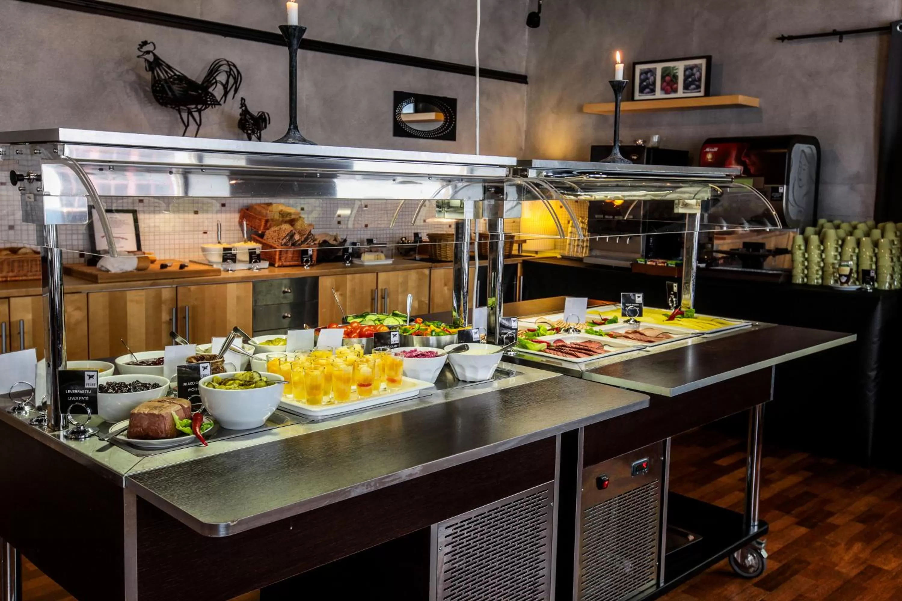 Restaurant/places to eat in First Hotel Witt