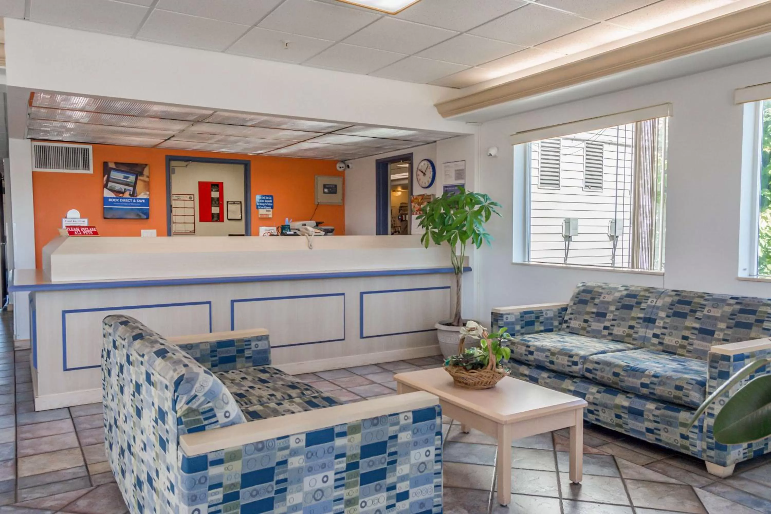 Lobby or reception in Motel 6-Redmond, OR