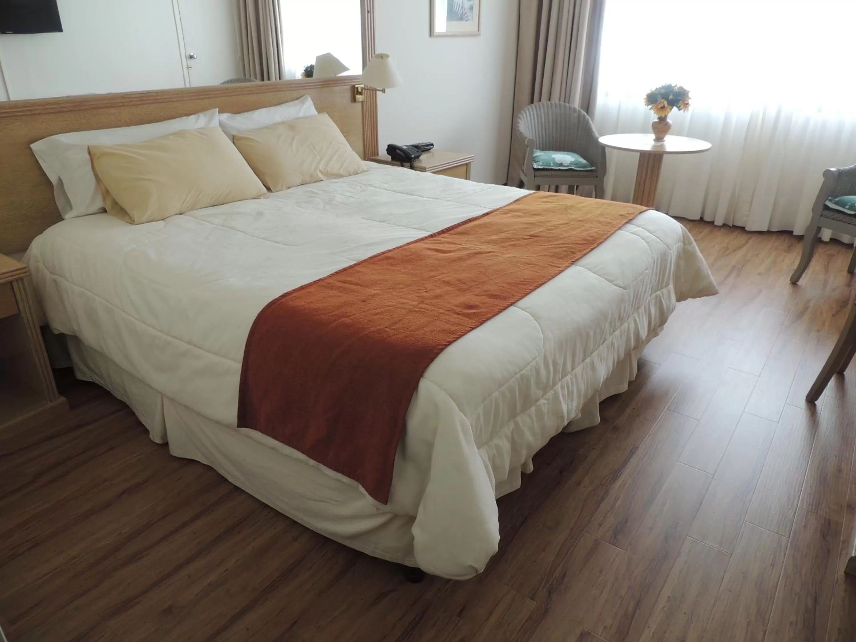 Photo of the whole room, Bed in La Foret