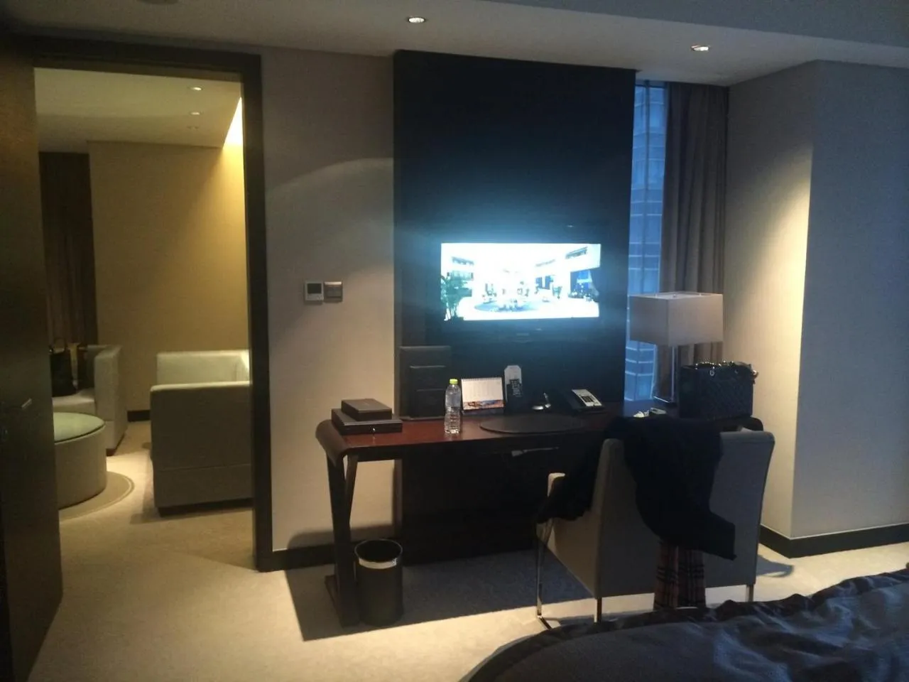 Bed in Howard Johnson IFC Plaza Ningbo