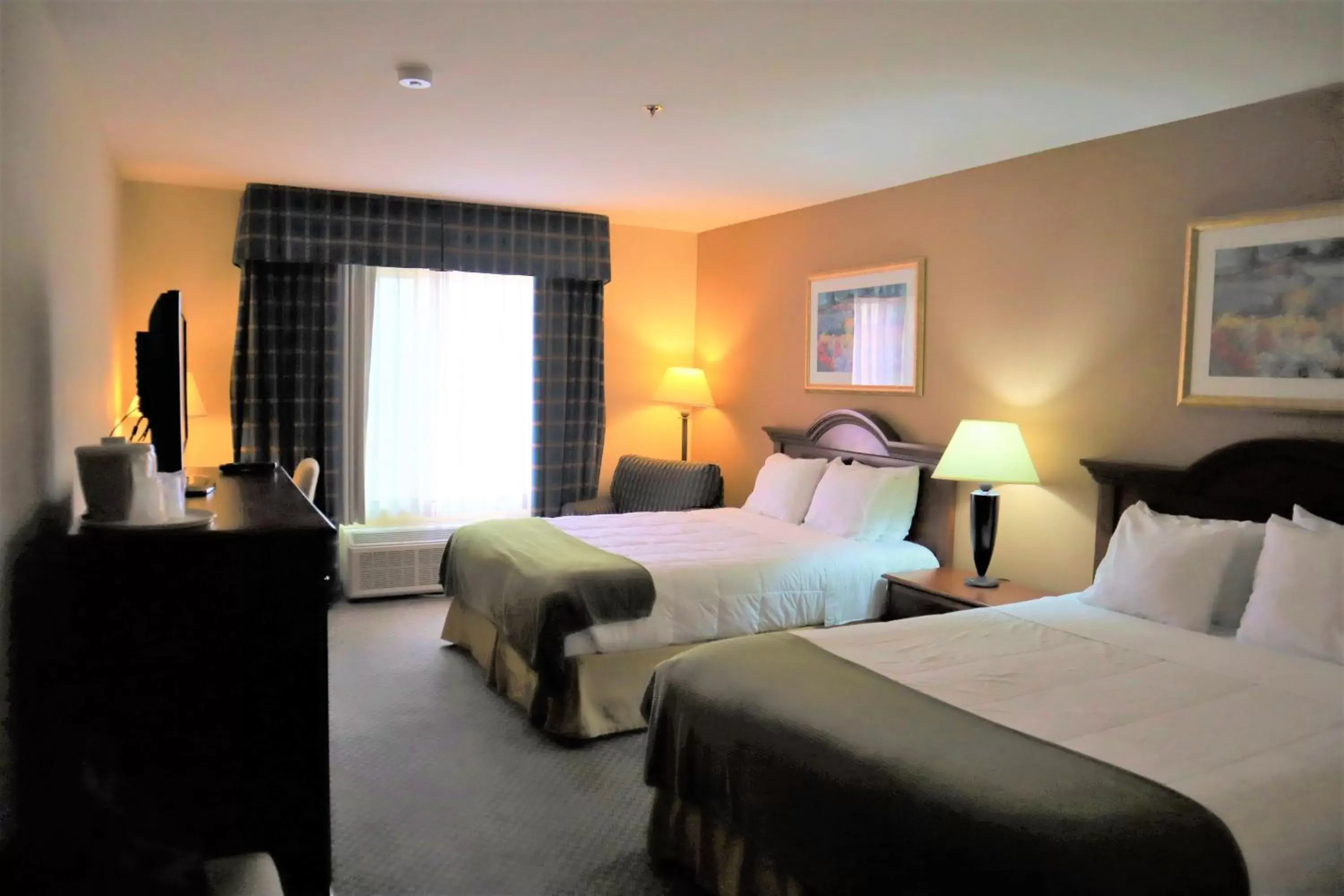 Superior Queen Room with Two Queen Beds - Non-Smoking in Oasis Inn & Suites 29 Palms Hotel Joshua Tree National Park Superior Queen Room with Two Queen Beds - Non-Smoking in Oasis Inn & Suites 29 Palms Hotel Joshua Tree National Park